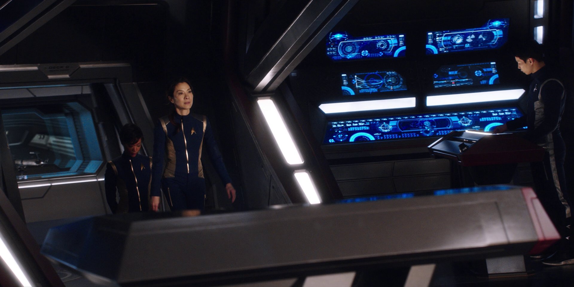 extant_StarTrekDiscovery_1x01-AVulcanHello_0835.jpg