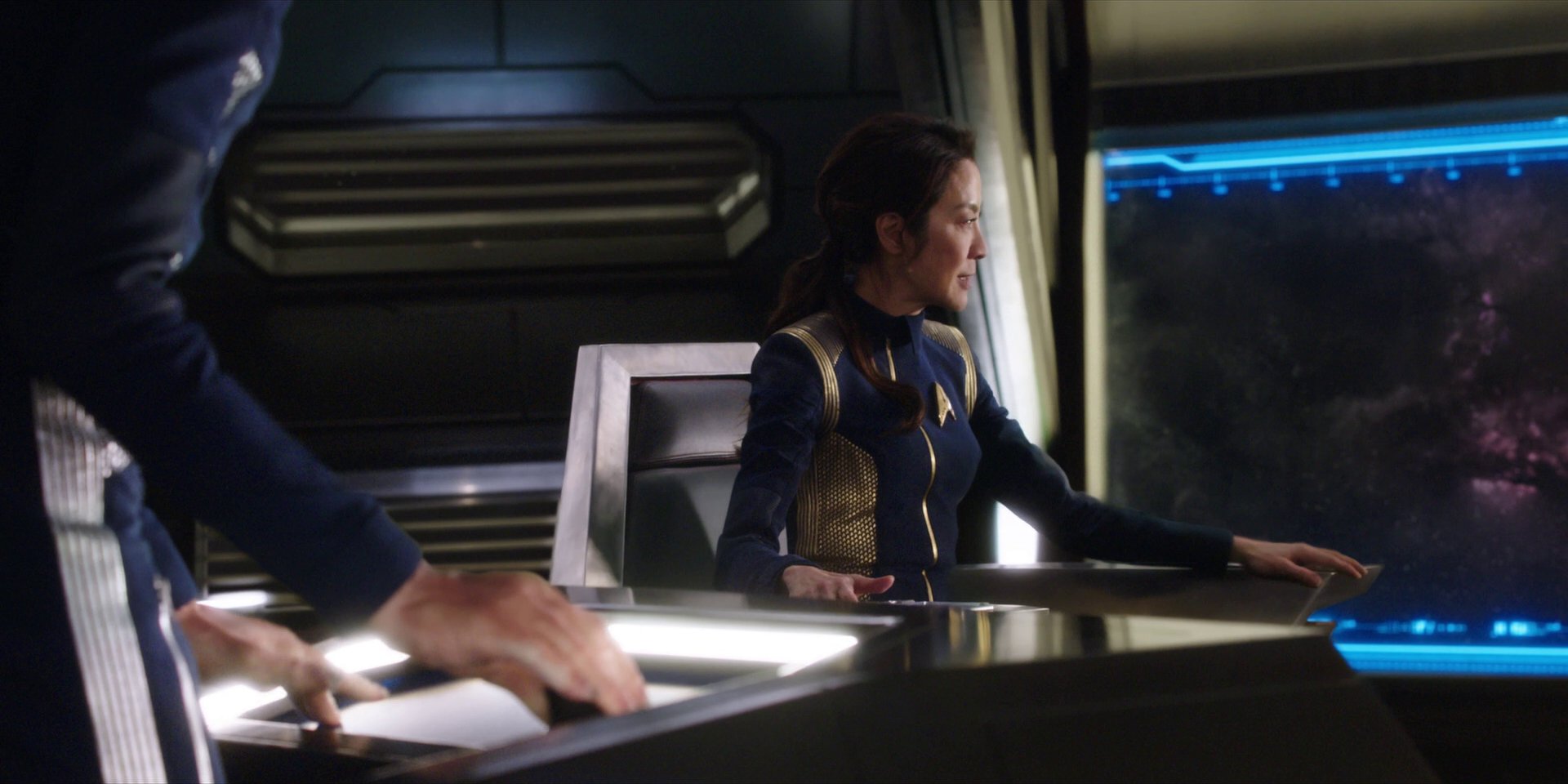 extant_StarTrekDiscovery_1x01-AVulcanHello_0904.jpg