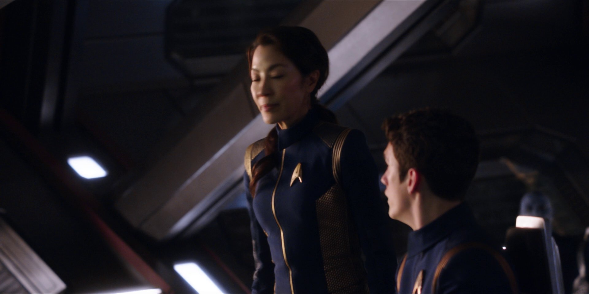 extant_StarTrekDiscovery_1x01-AVulcanHello_1887.jpg