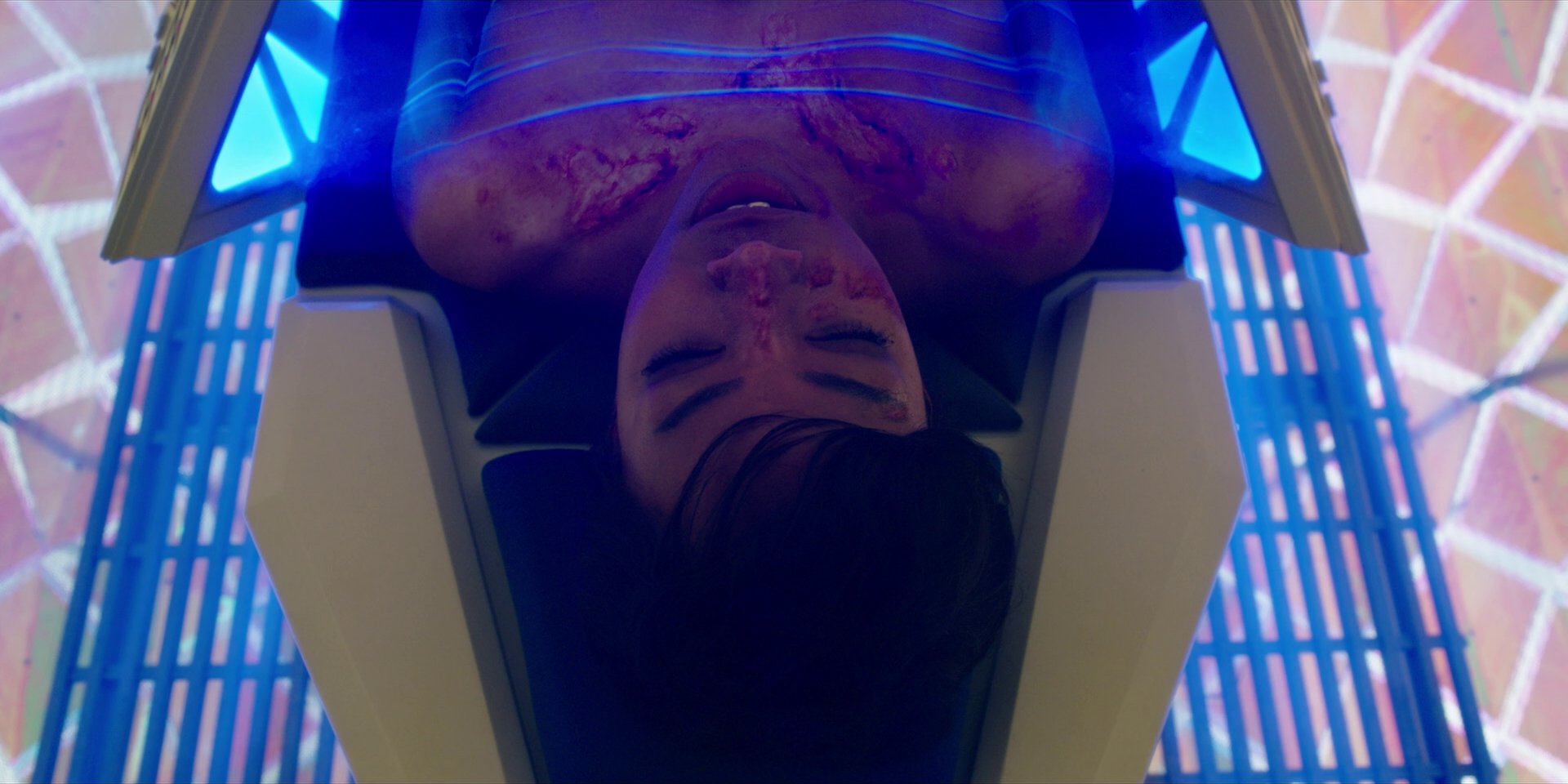 extant_StarTrekDiscovery_1x01-AVulcanHello_2341.jpg