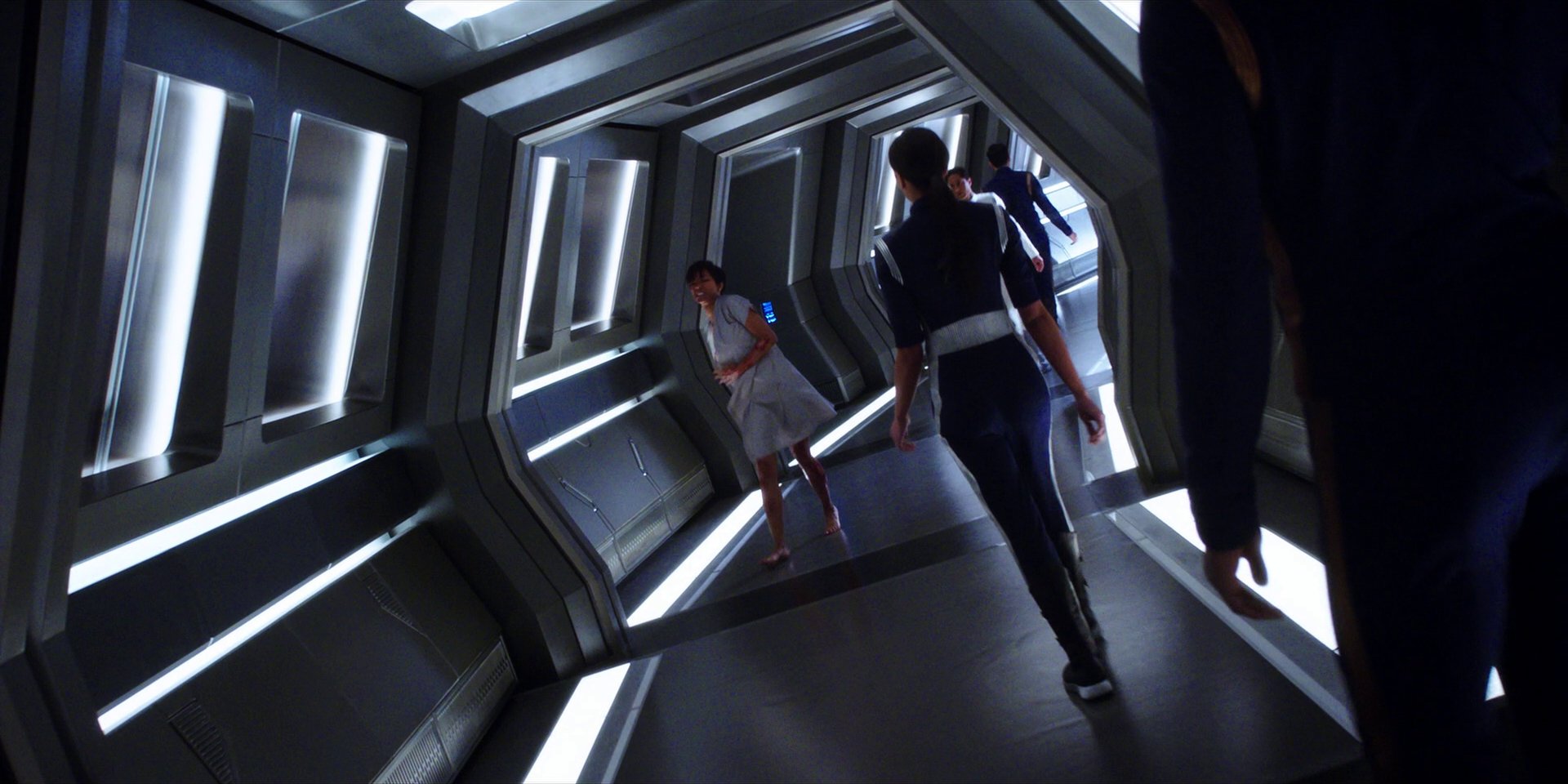extant_StarTrekDiscovery_1x01-AVulcanHello_2384.jpg
