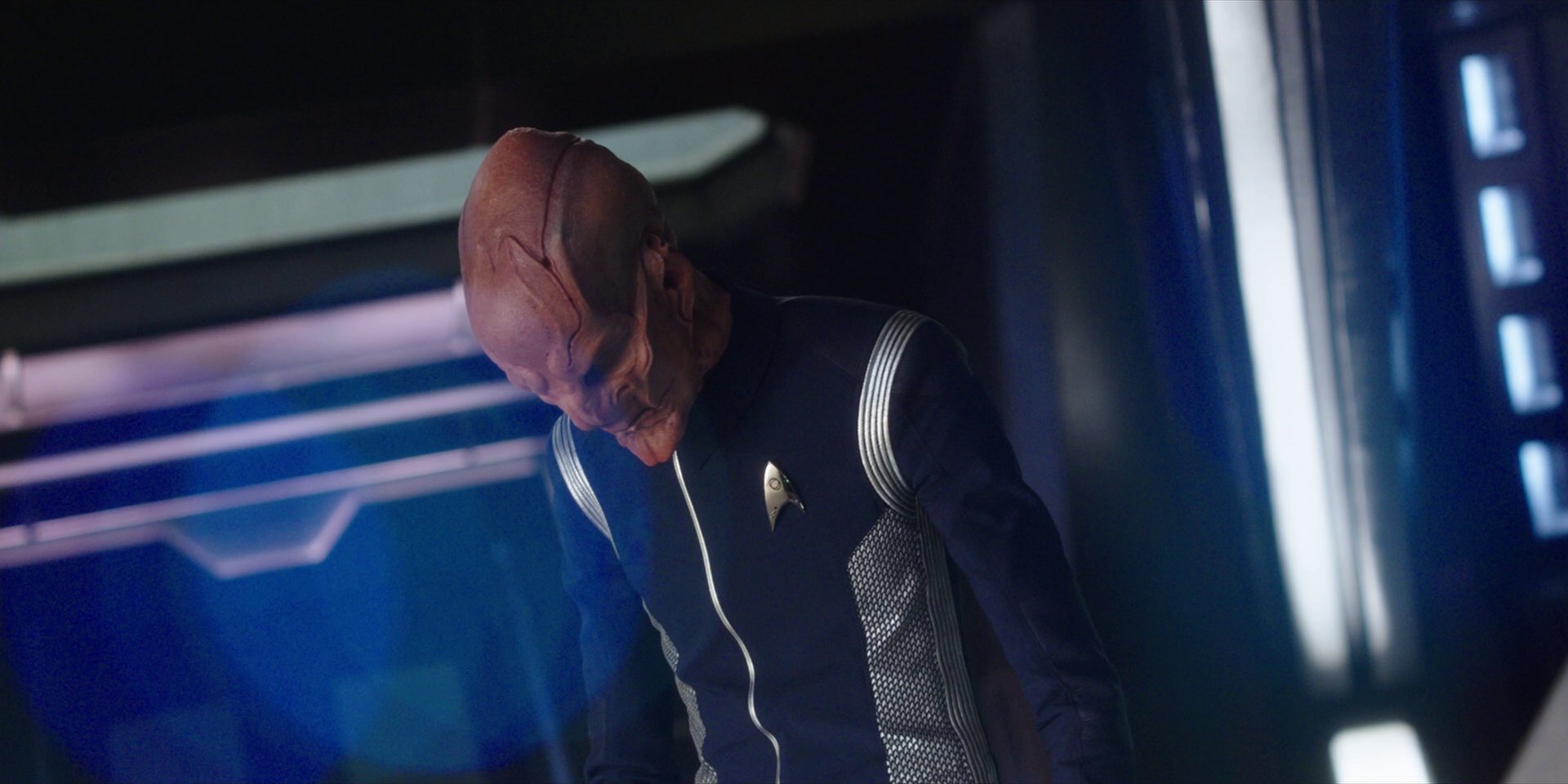 extant_StarTrekDiscovery_1x01-AVulcanHello_2453.jpg