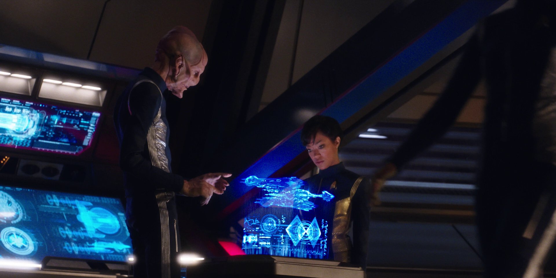 extant_StarTrekDiscovery_1x01-AVulcanHello_3141.jpg