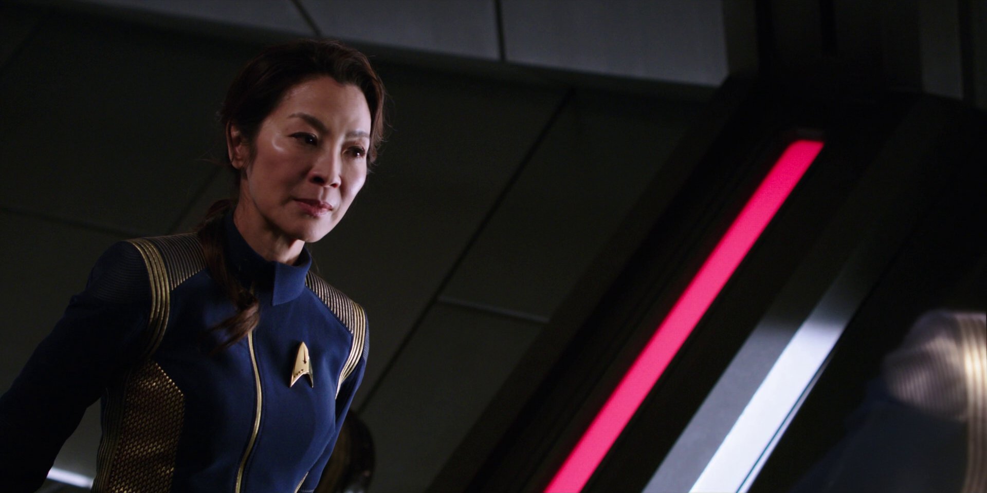 extant_StarTrekDiscovery_1x01-AVulcanHello_3310.jpg