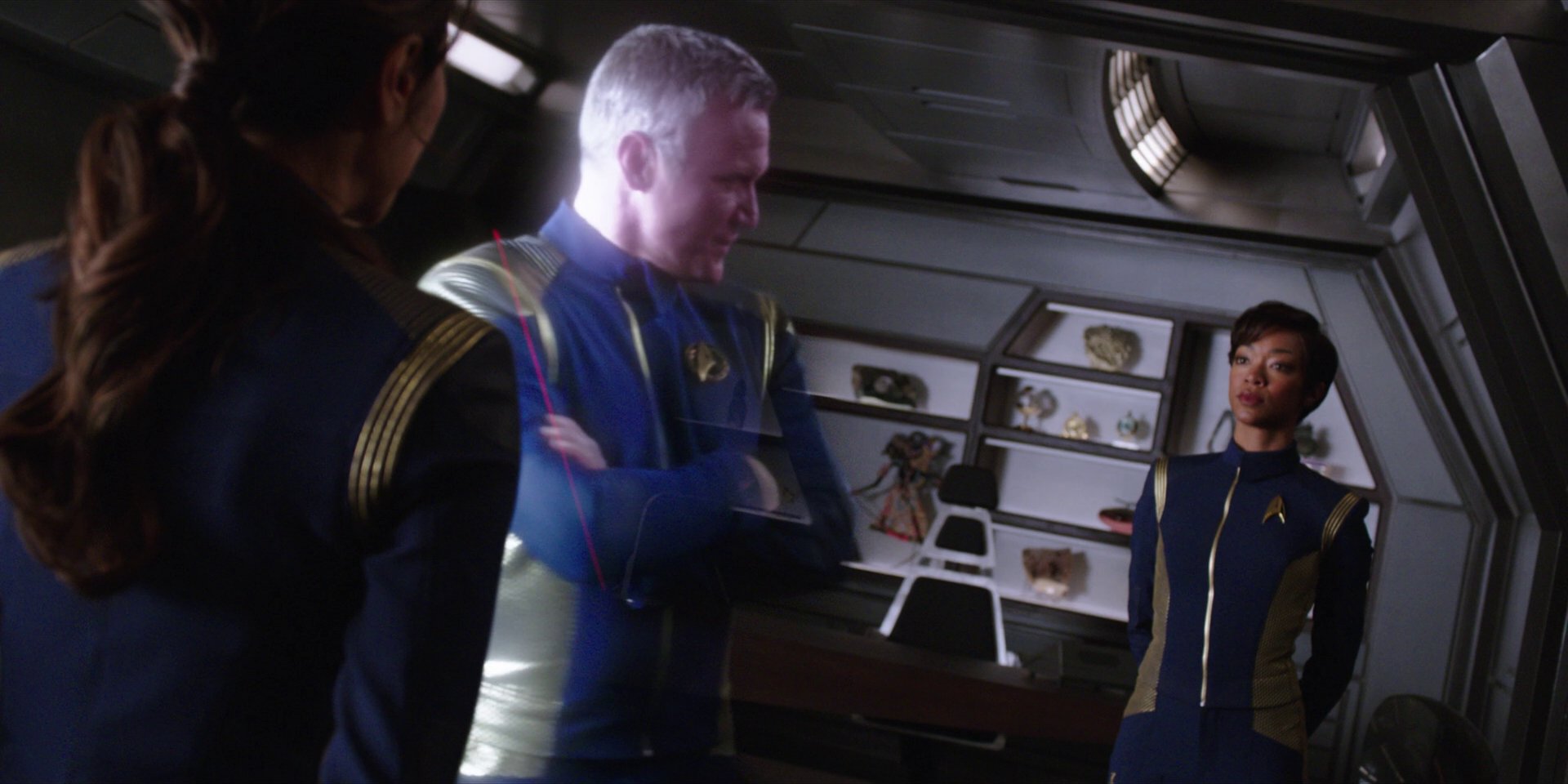 extant_StarTrekDiscovery_1x01-AVulcanHello_3321.jpg