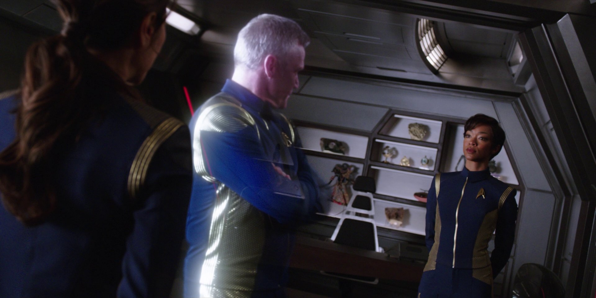 extant_StarTrekDiscovery_1x01-AVulcanHello_3322.jpg