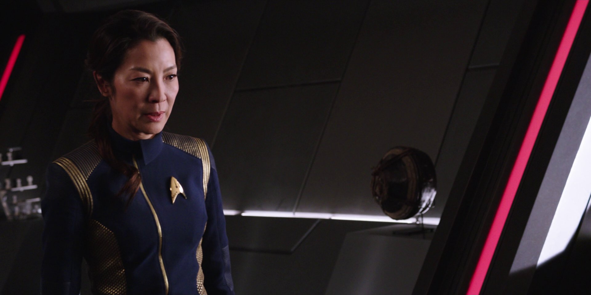 extant_StarTrekDiscovery_1x01-AVulcanHello_3422.jpg