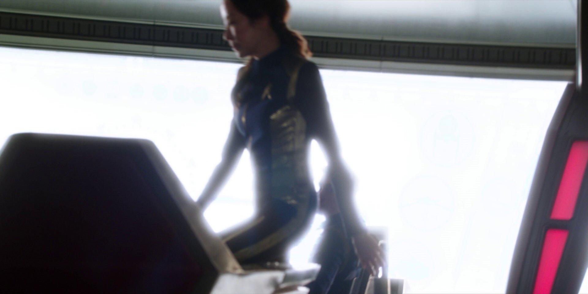 extant_StarTrekDiscovery_1x01-AVulcanHello_3517.jpg