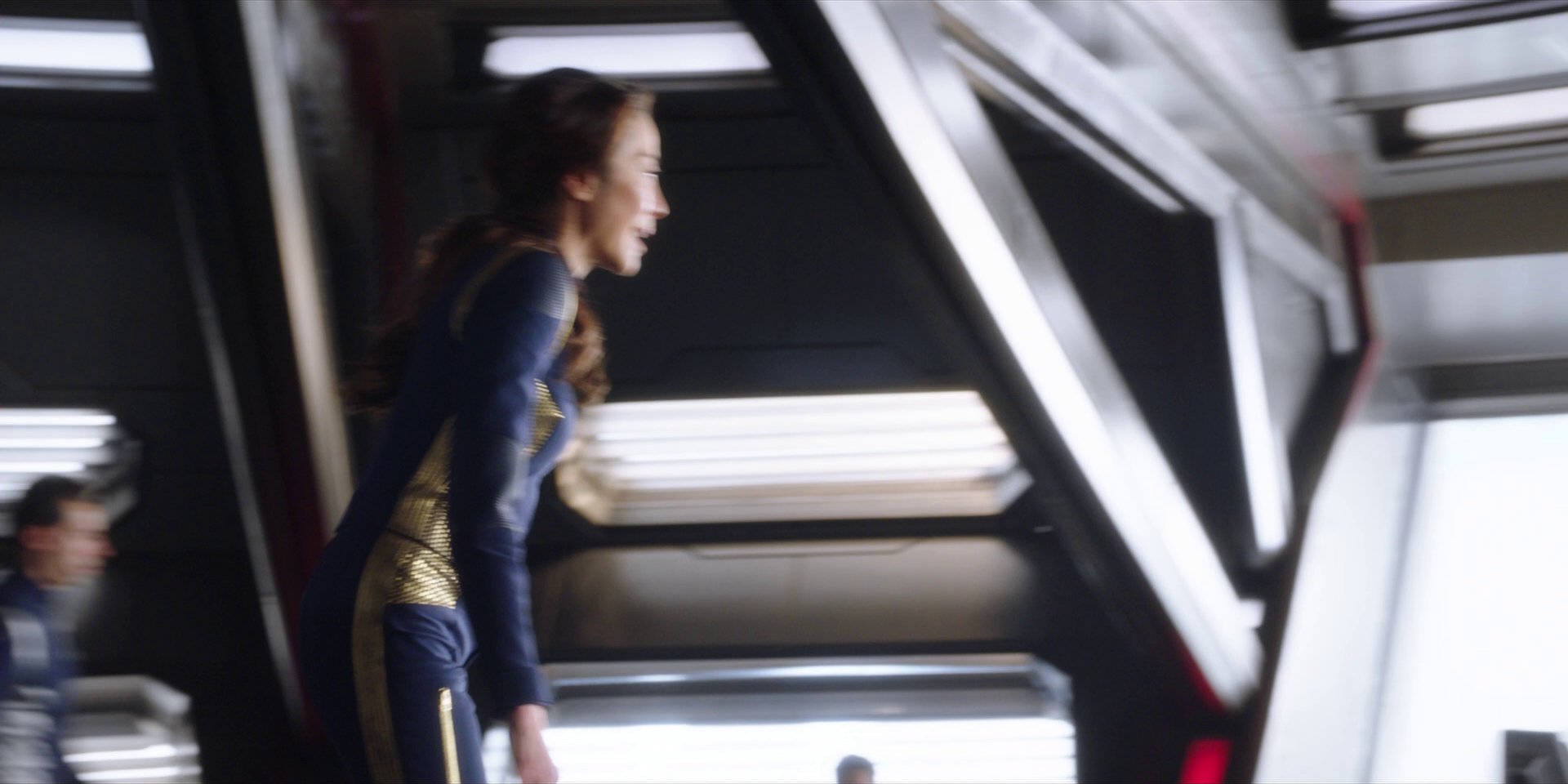 extant_StarTrekDiscovery_1x01-AVulcanHello_3520.jpg