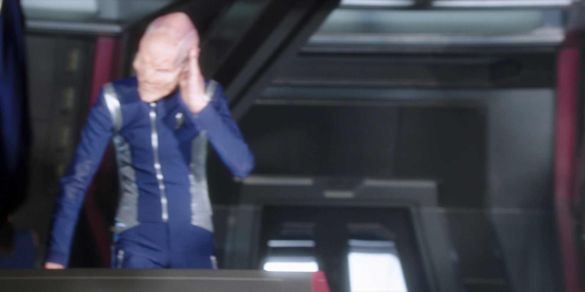 extant_StarTrekDiscovery_1x01-AVulcanHello_3558.jpg