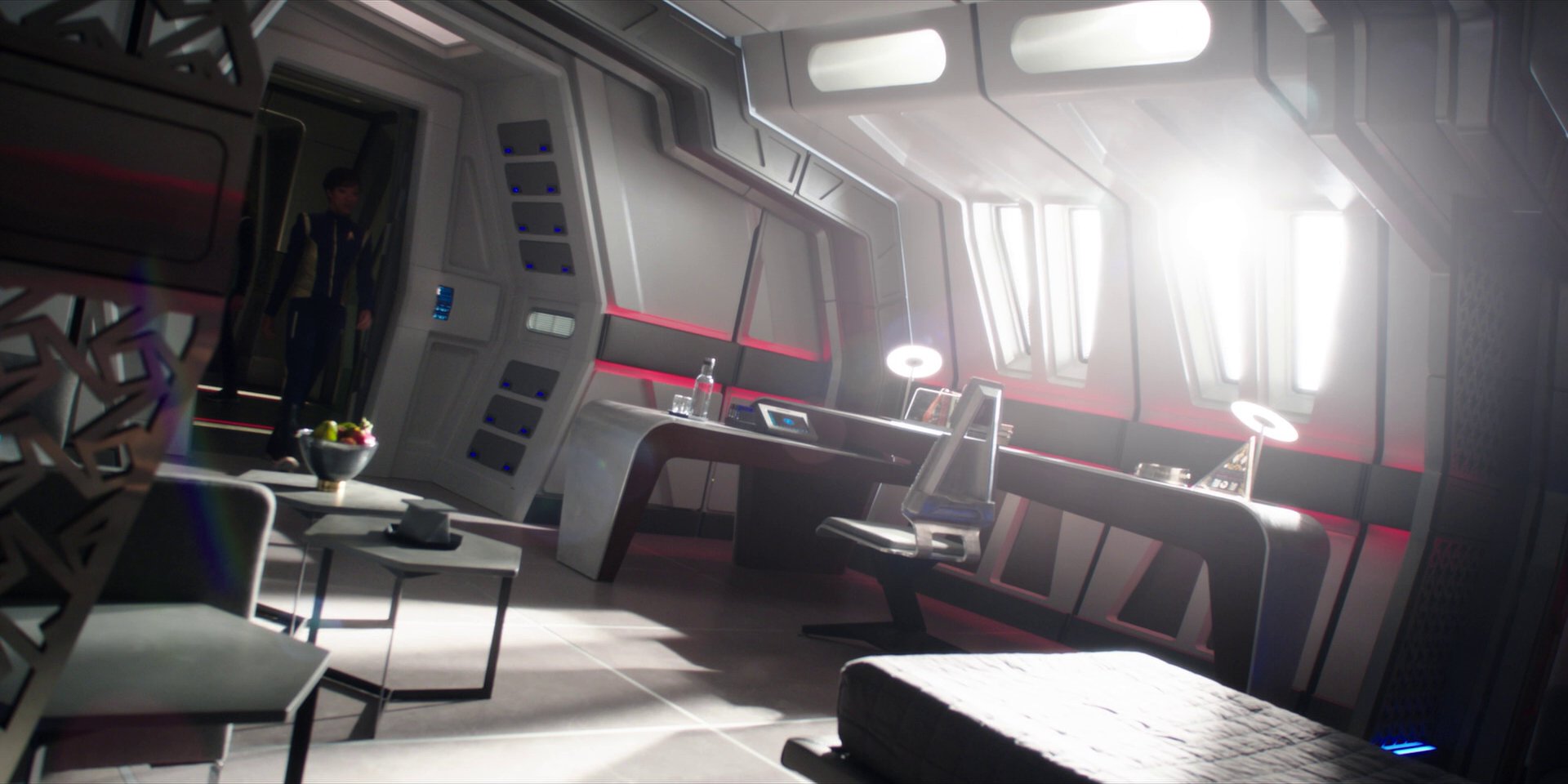extant_StarTrekDiscovery_1x01-AVulcanHello_3638.jpg