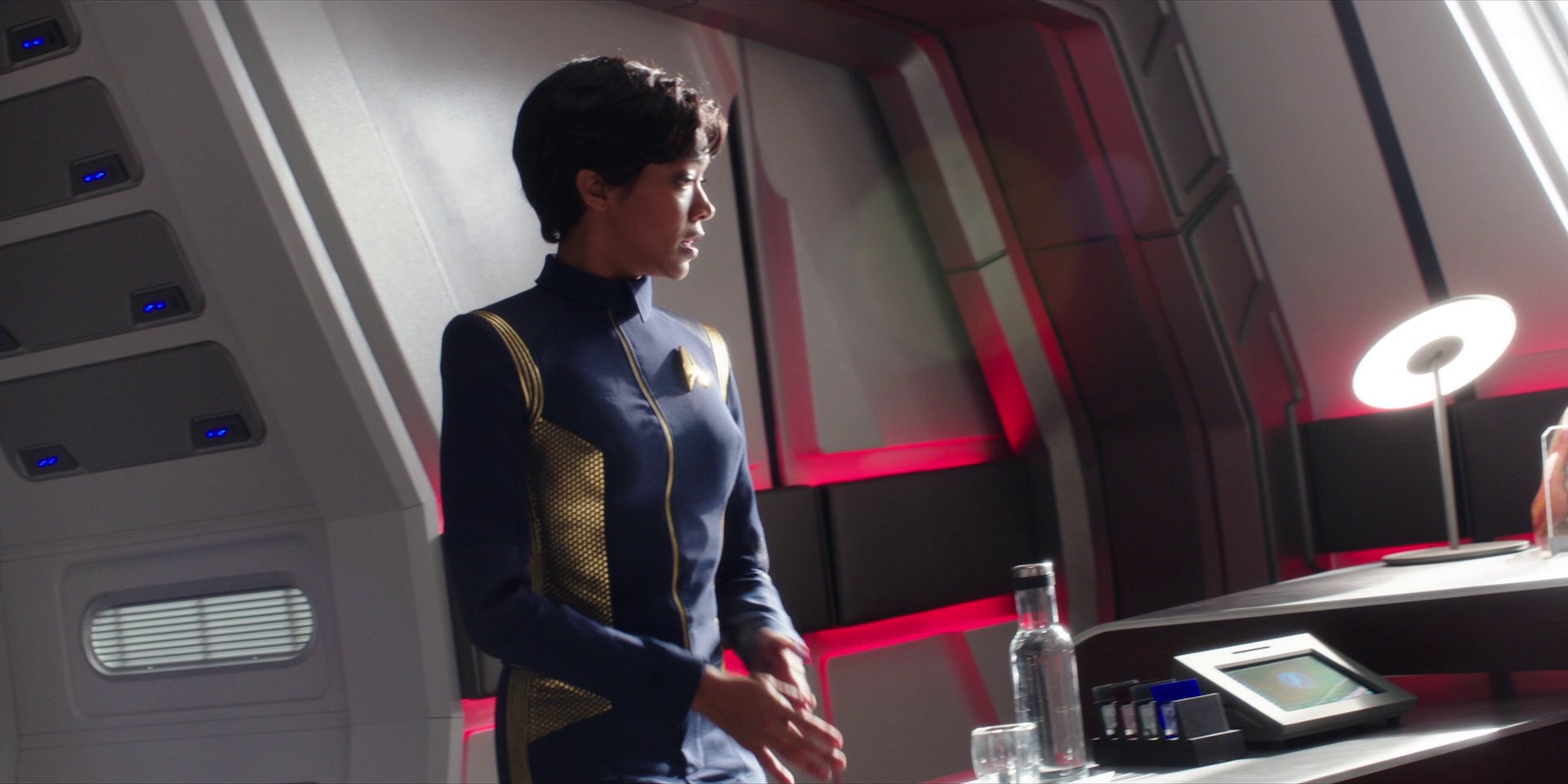 extant_StarTrekDiscovery_1x01-AVulcanHello_3640.jpg