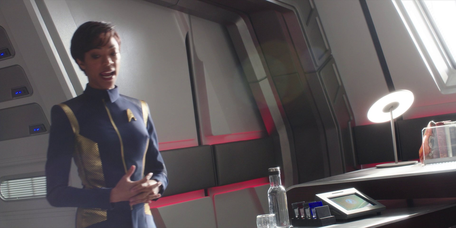 extant_StarTrekDiscovery_1x01-AVulcanHello_3642.jpg