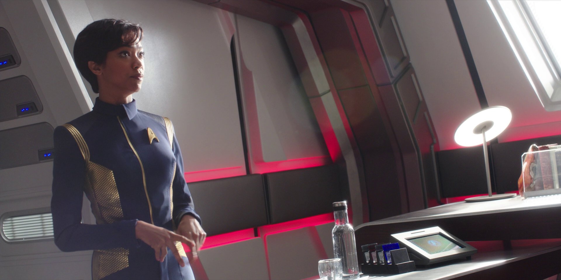 extant_StarTrekDiscovery_1x01-AVulcanHello_3646.jpg