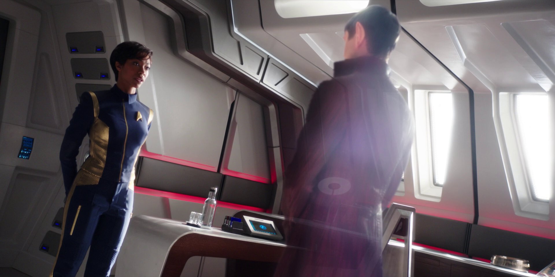 extant_StarTrekDiscovery_1x01-AVulcanHello_3666.jpg