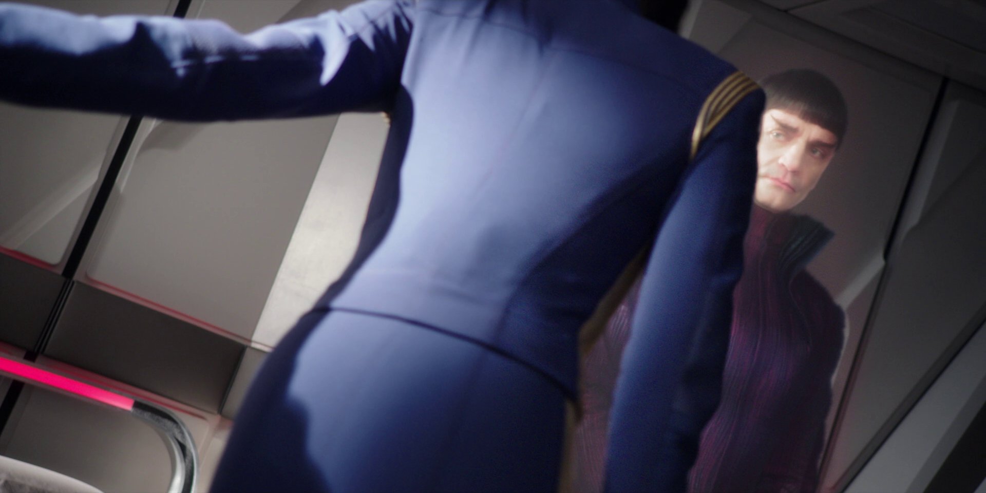 extant_StarTrekDiscovery_1x01-AVulcanHello_3702.jpg