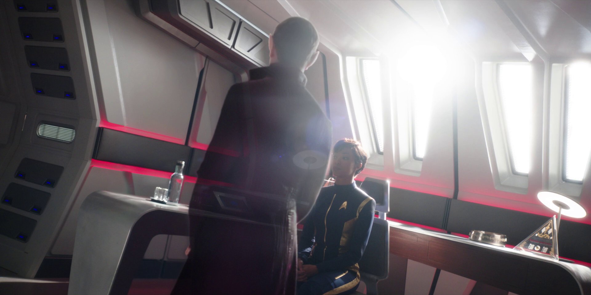 extant_StarTrekDiscovery_1x01-AVulcanHello_3739.jpg