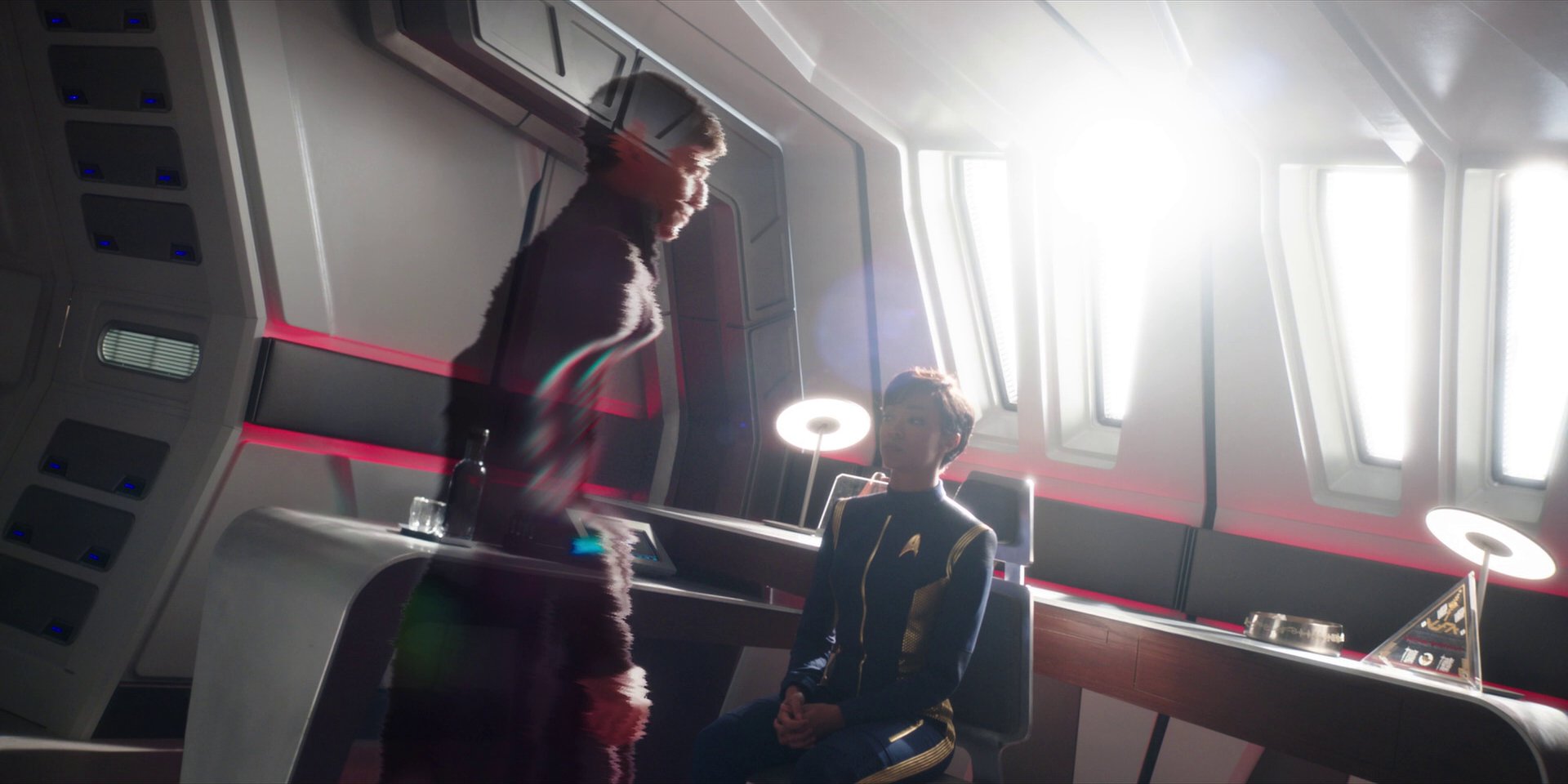 extant_StarTrekDiscovery_1x01-AVulcanHello_3740.jpg