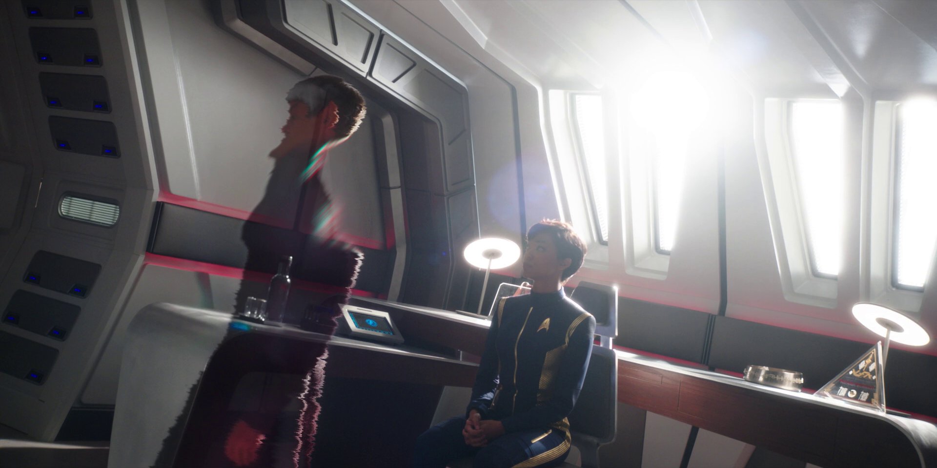 extant_StarTrekDiscovery_1x01-AVulcanHello_3741.jpg