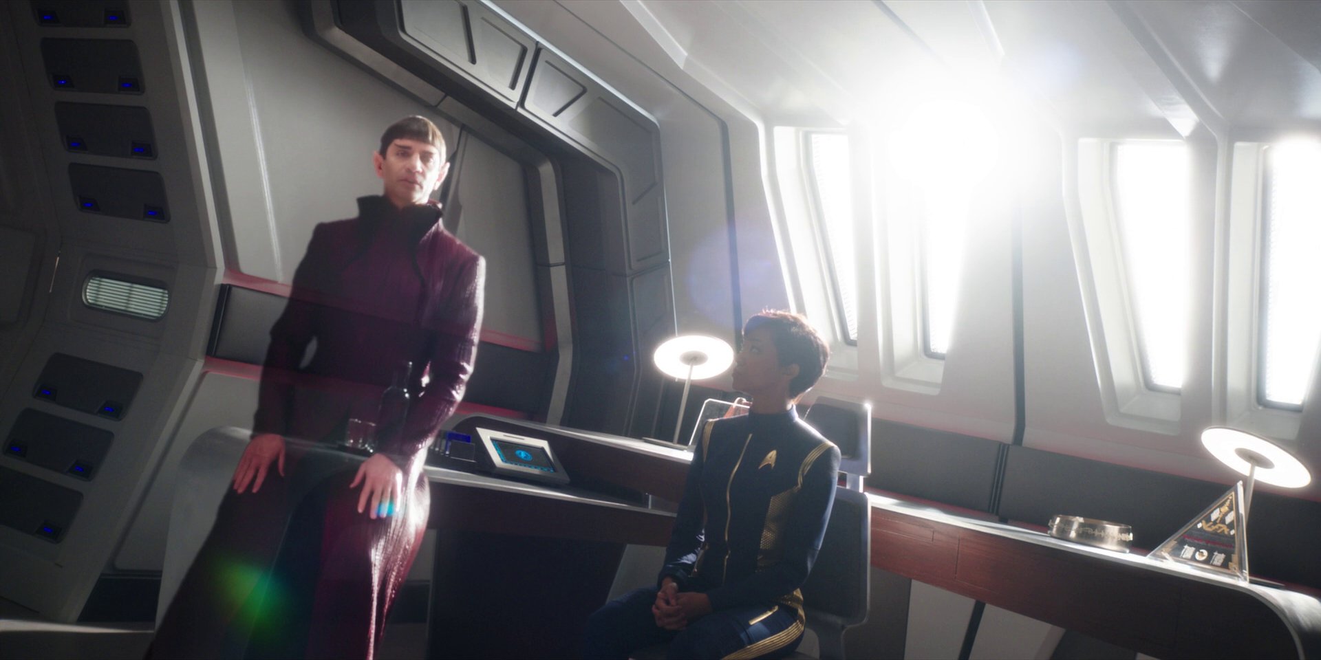 extant_StarTrekDiscovery_1x01-AVulcanHello_3742.jpg