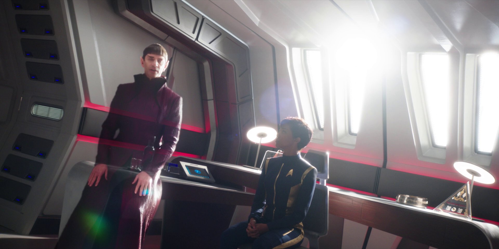 extant_StarTrekDiscovery_1x01-AVulcanHello_3744.jpg