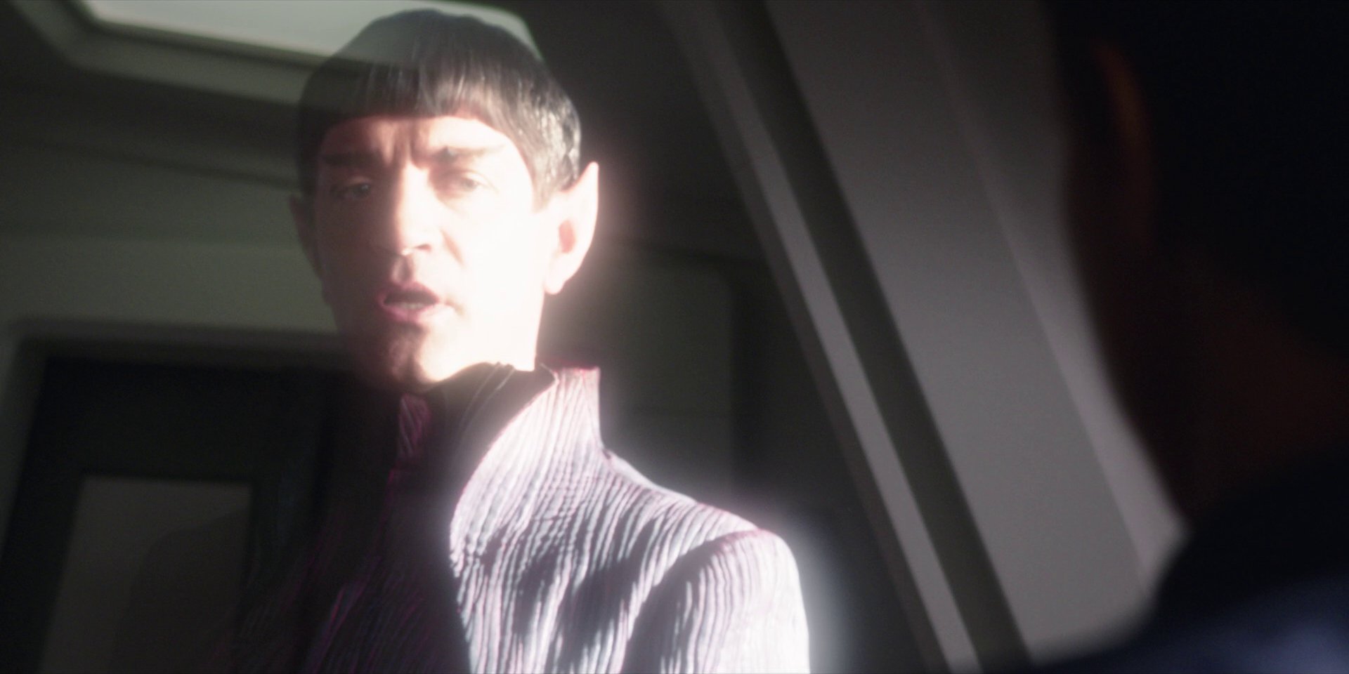 extant_StarTrekDiscovery_1x01-AVulcanHello_3843.jpg