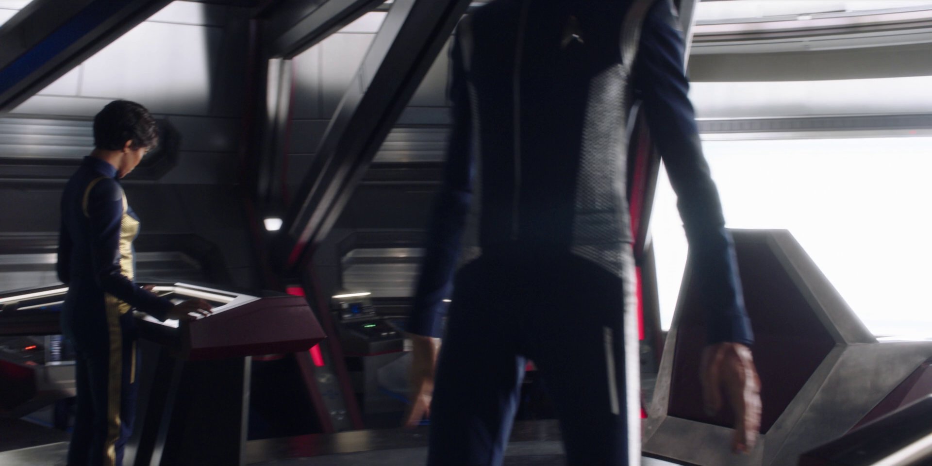 extant_StarTrekDiscovery_1x01-AVulcanHello_4239.jpg