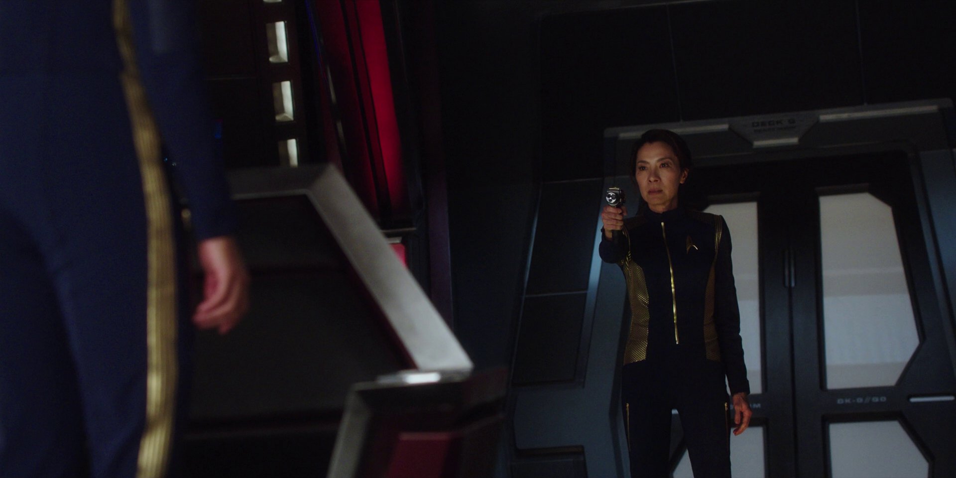 extant_StarTrekDiscovery_1x01-AVulcanHello_4360.jpg