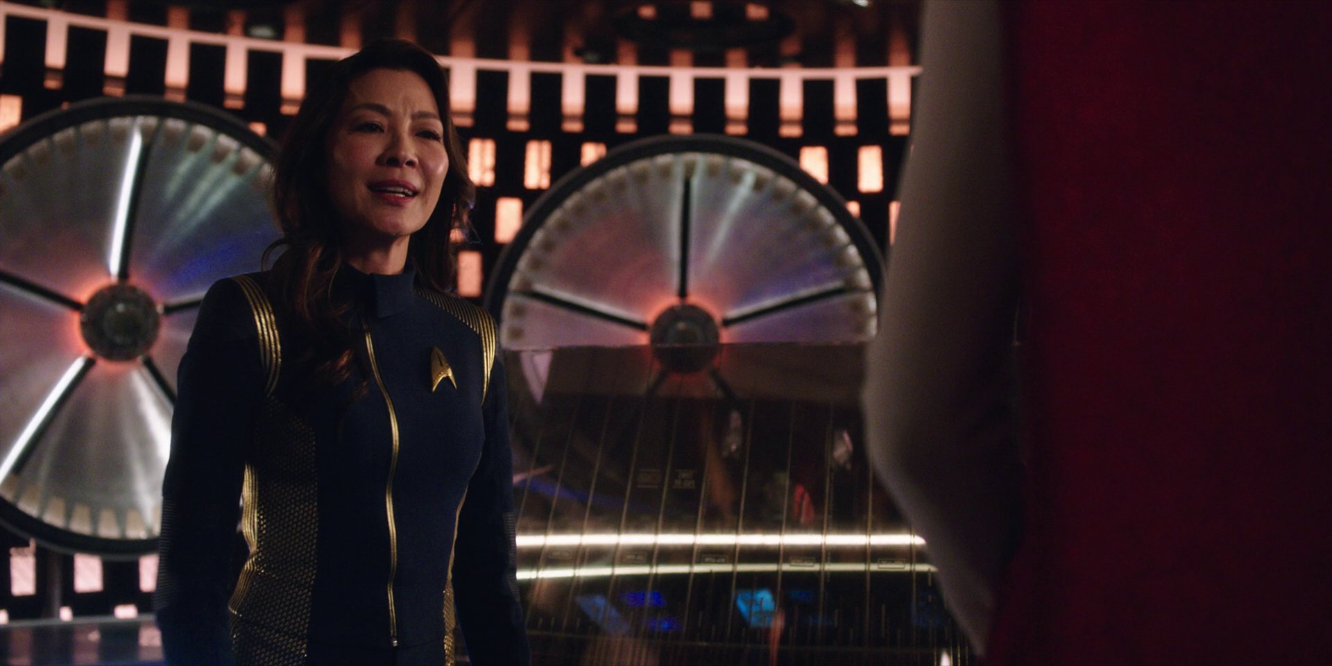 extant_StarTrekDiscovery_1x02-BattleAtTheBinaryStars_0102.jpg