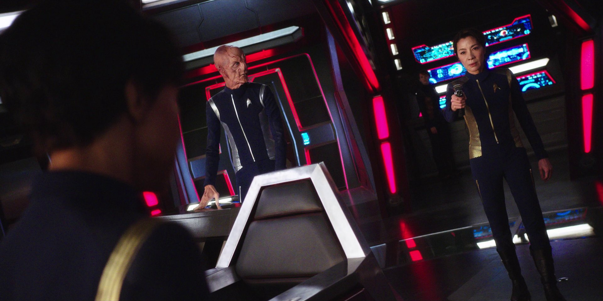 extant_StarTrekDiscovery_1x02-BattleAtTheBinaryStars_0373.jpg