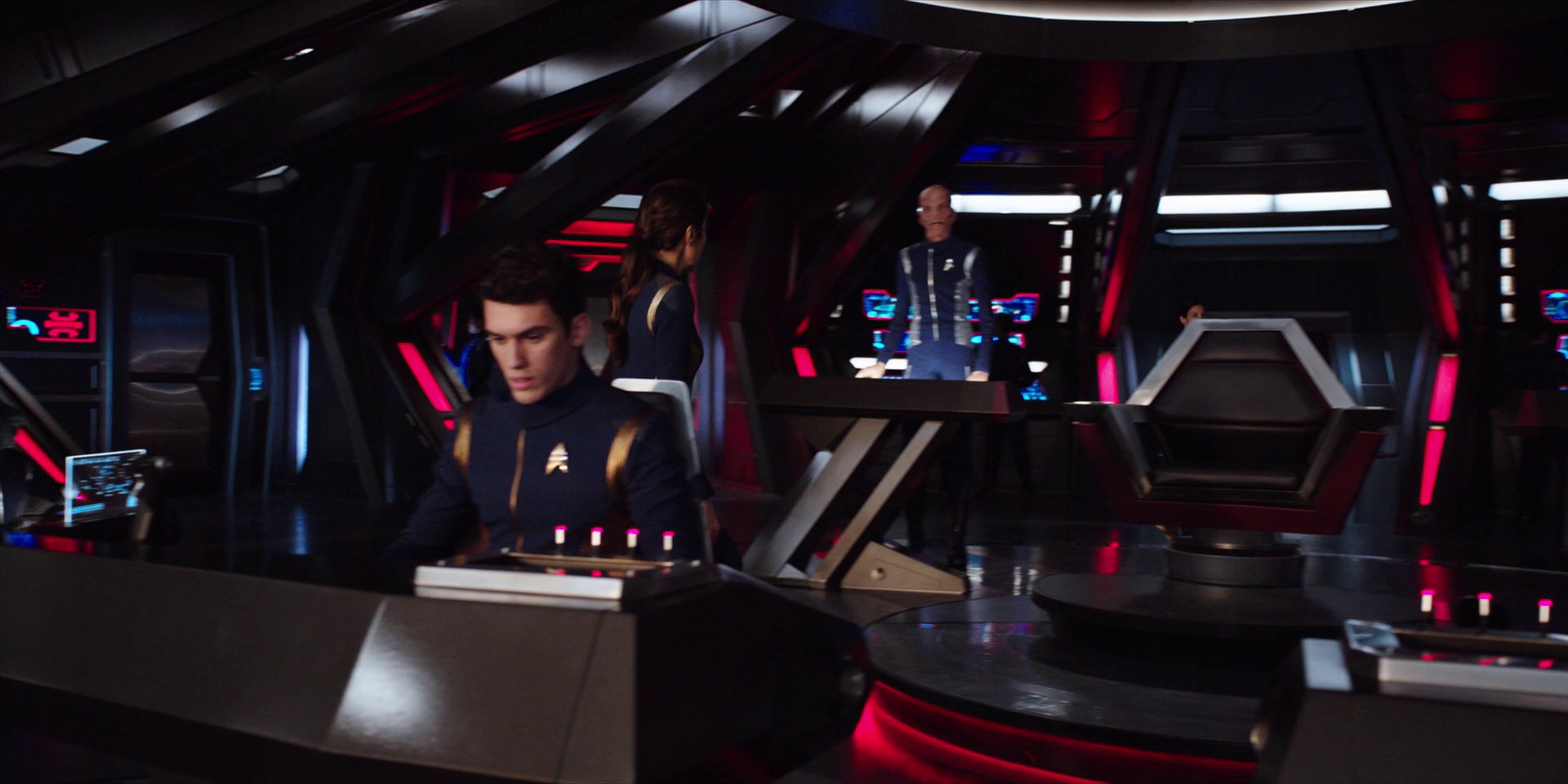extant_StarTrekDiscovery_1x02-BattleAtTheBinaryStars_1041.jpg