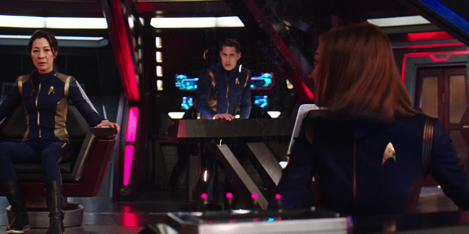 extant_StarTrekDiscovery_1x02-BattleAtTheBinaryStars_2005.jpg