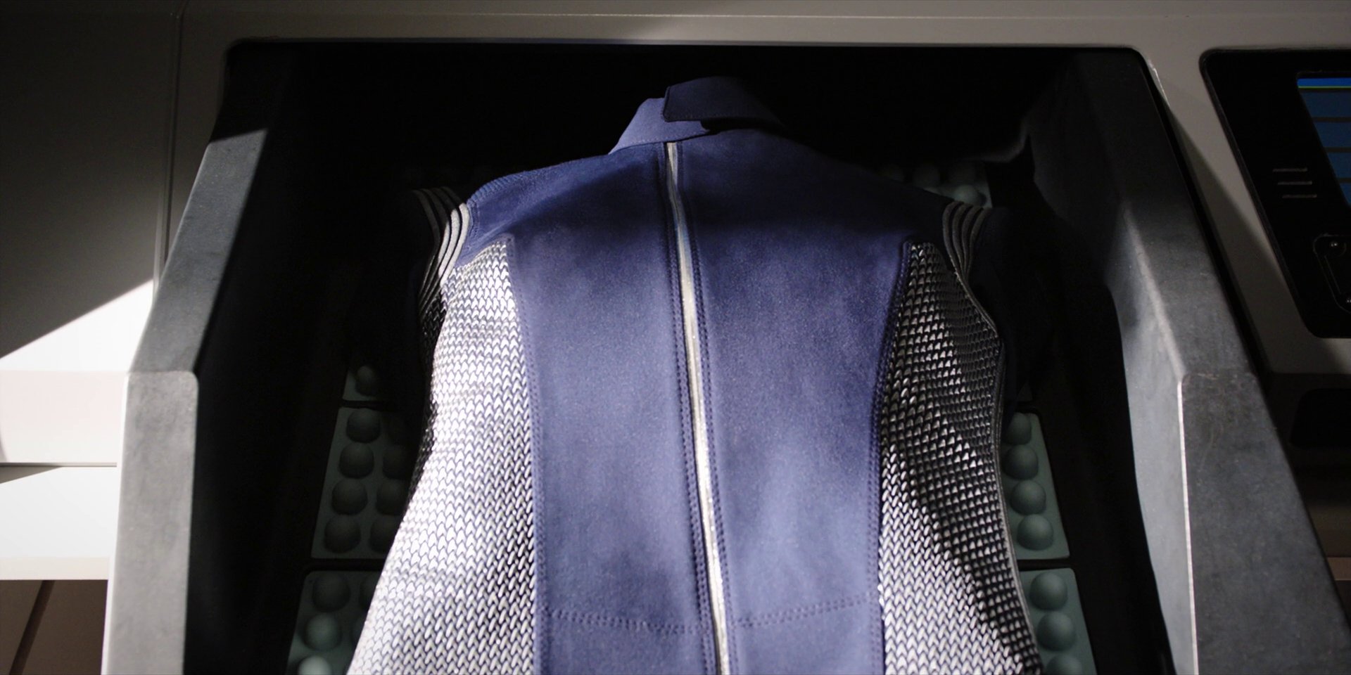 extant_StarTrekDiscovery_1x04-TheButchersKnifeCaresNotForTheLambsCry_0253.jpg