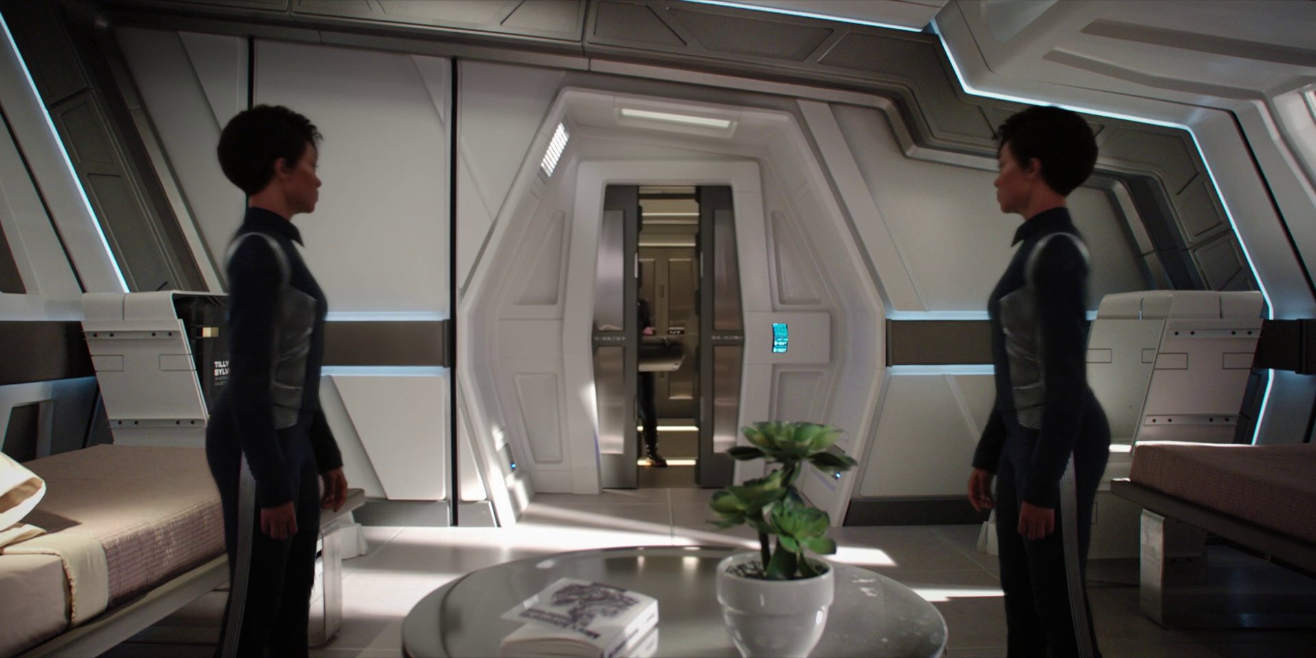 extant_StarTrekDiscovery_1x04-TheButchersKnifeCaresNotForTheLambsCry_0276.jpg