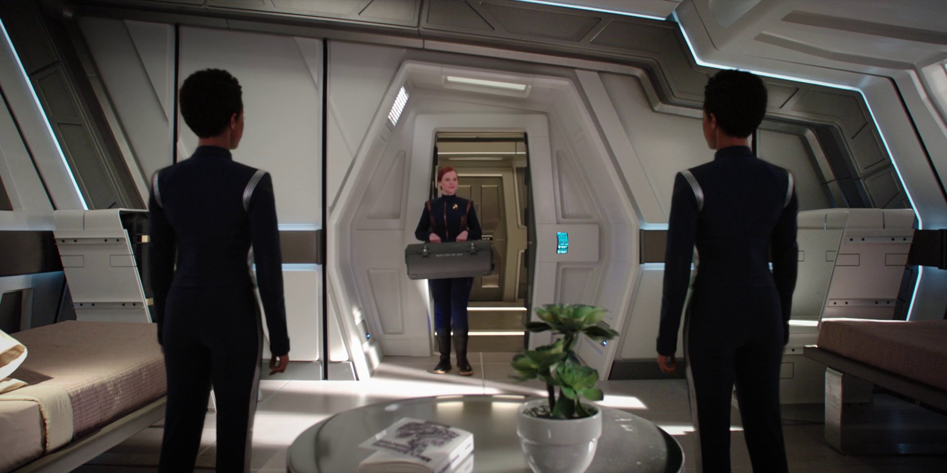 extant_StarTrekDiscovery_1x04-TheButchersKnifeCaresNotForTheLambsCry_0280.jpg