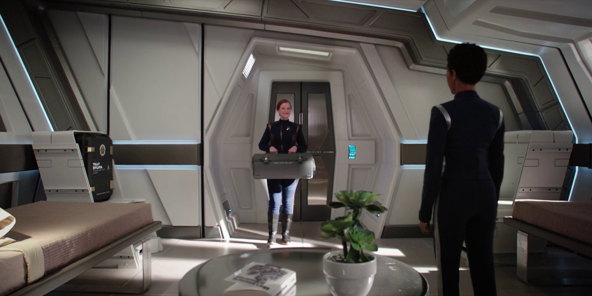 extant_StarTrekDiscovery_1x04-TheButchersKnifeCaresNotForTheLambsCry_0282.jpg