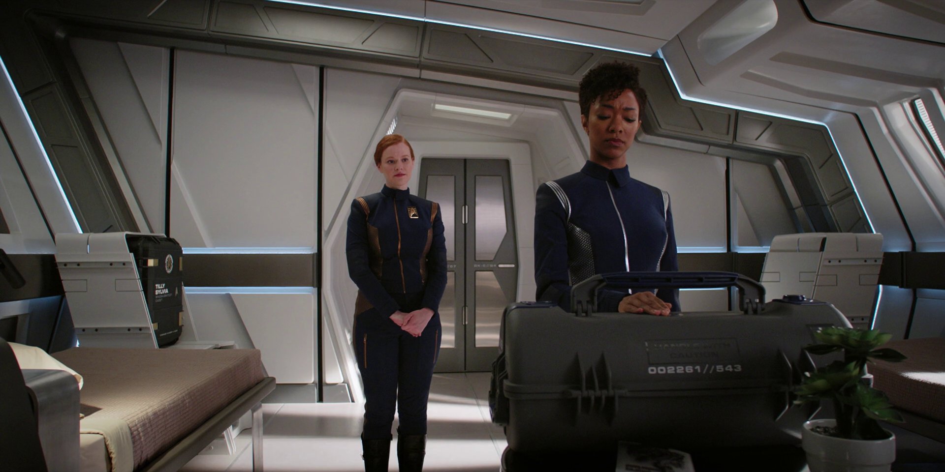 extant_StarTrekDiscovery_1x04-TheButchersKnifeCaresNotForTheLambsCry_0348.jpg