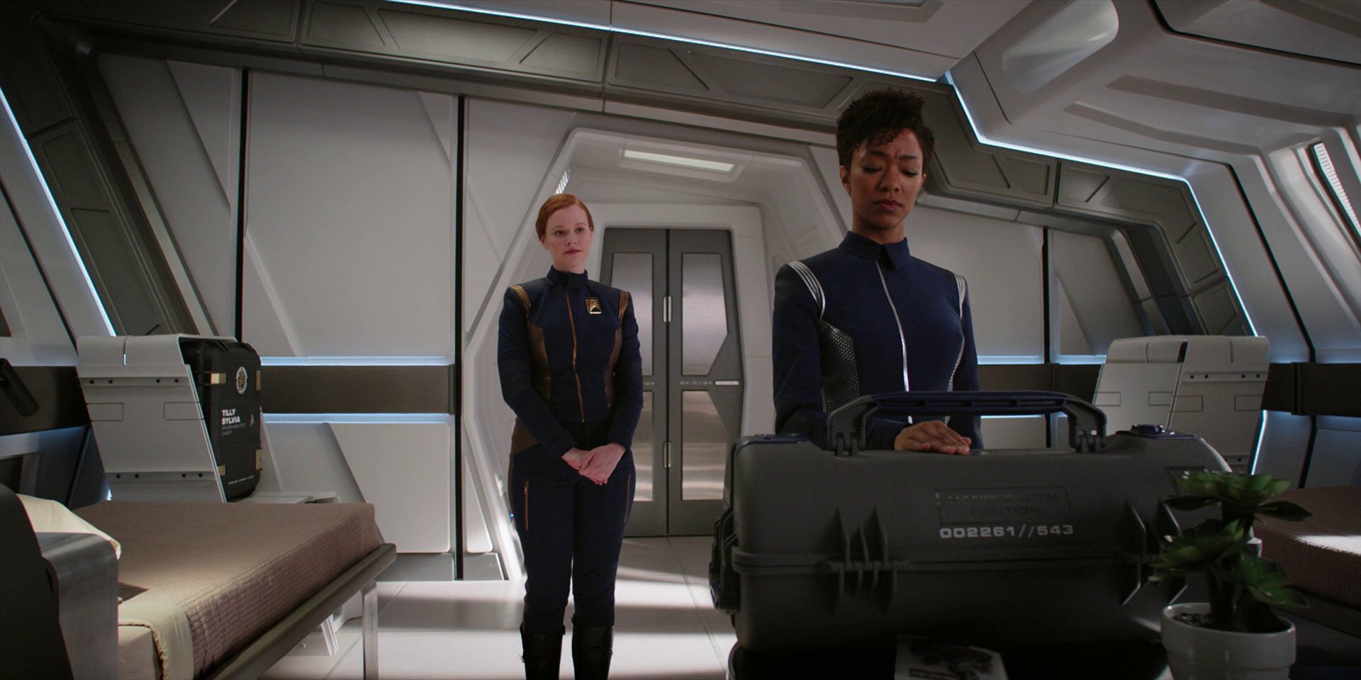 extant_StarTrekDiscovery_1x04-TheButchersKnifeCaresNotForTheLambsCry_0349.jpg