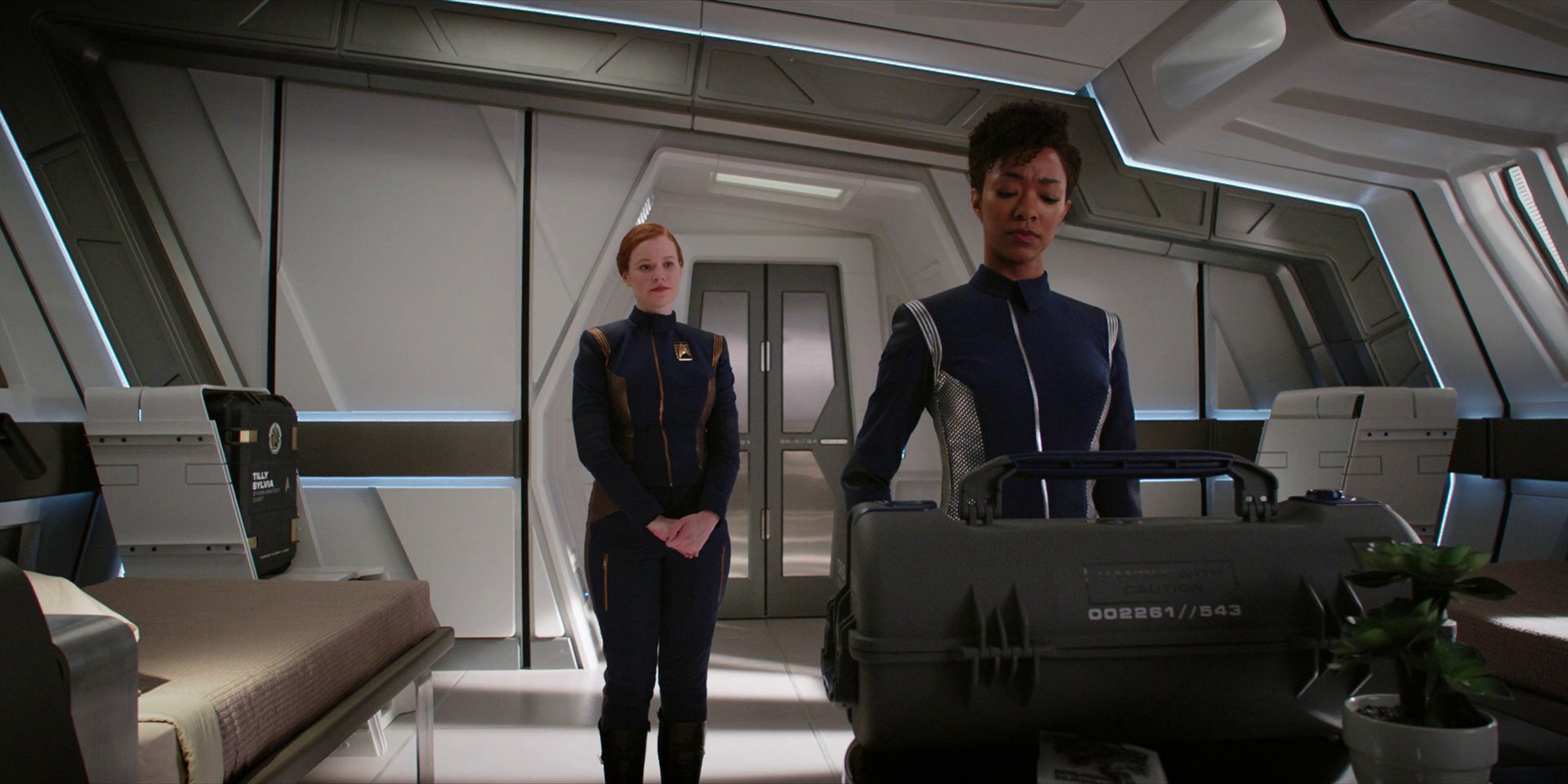 extant_StarTrekDiscovery_1x04-TheButchersKnifeCaresNotForTheLambsCry_0350.jpg