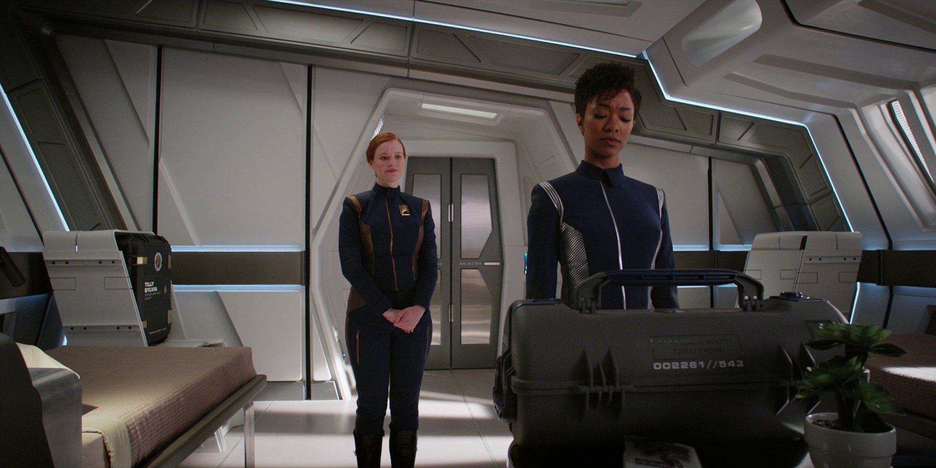 extant_StarTrekDiscovery_1x04-TheButchersKnifeCaresNotForTheLambsCry_0352.jpg