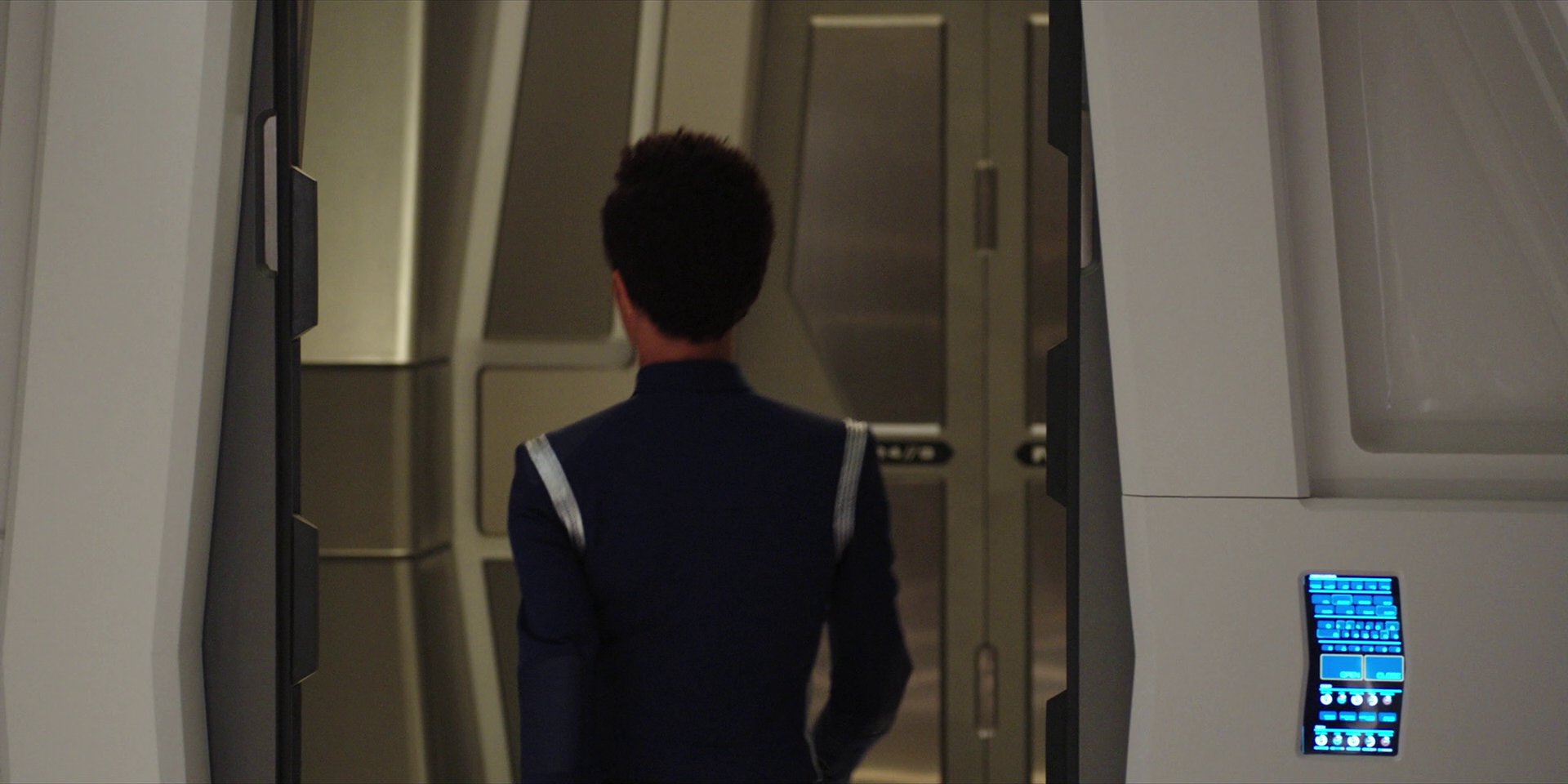 extant_StarTrekDiscovery_1x04-TheButchersKnifeCaresNotForTheLambsCry_0379.jpg