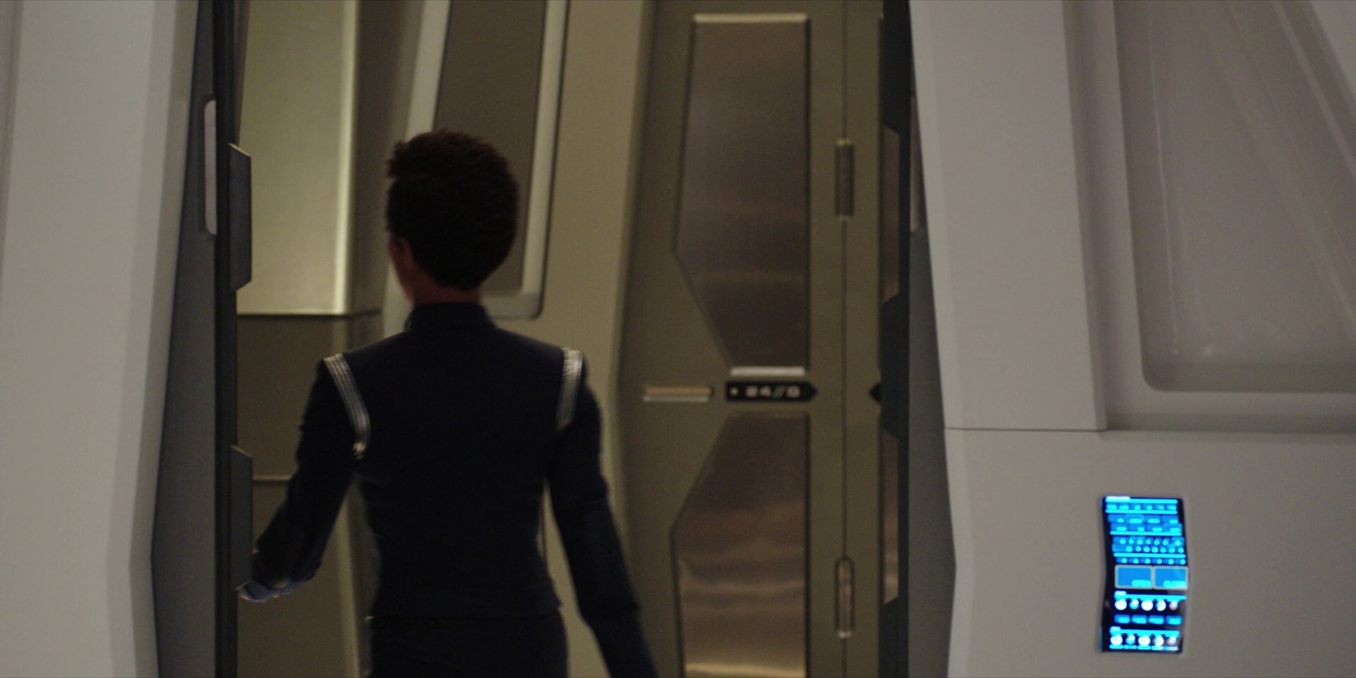 extant_StarTrekDiscovery_1x04-TheButchersKnifeCaresNotForTheLambsCry_0380.jpg