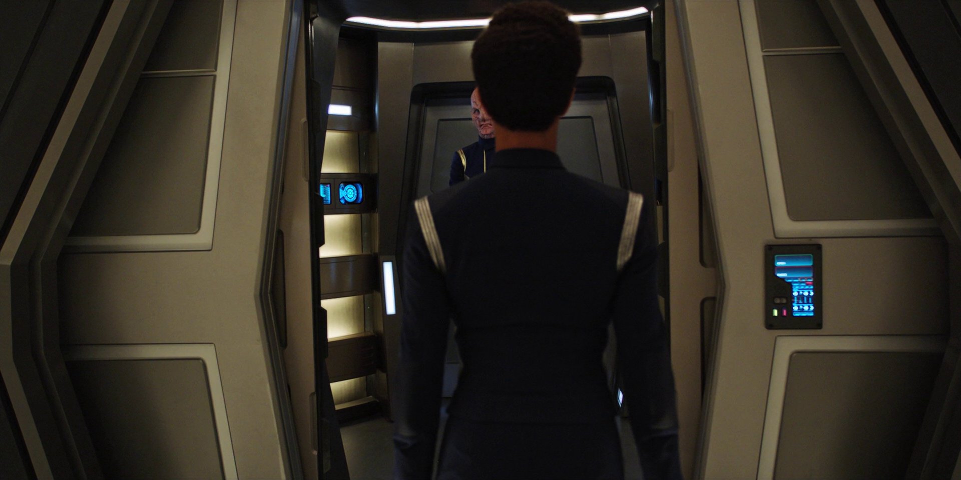extant_StarTrekDiscovery_1x04-TheButchersKnifeCaresNotForTheLambsCry_0405.jpg