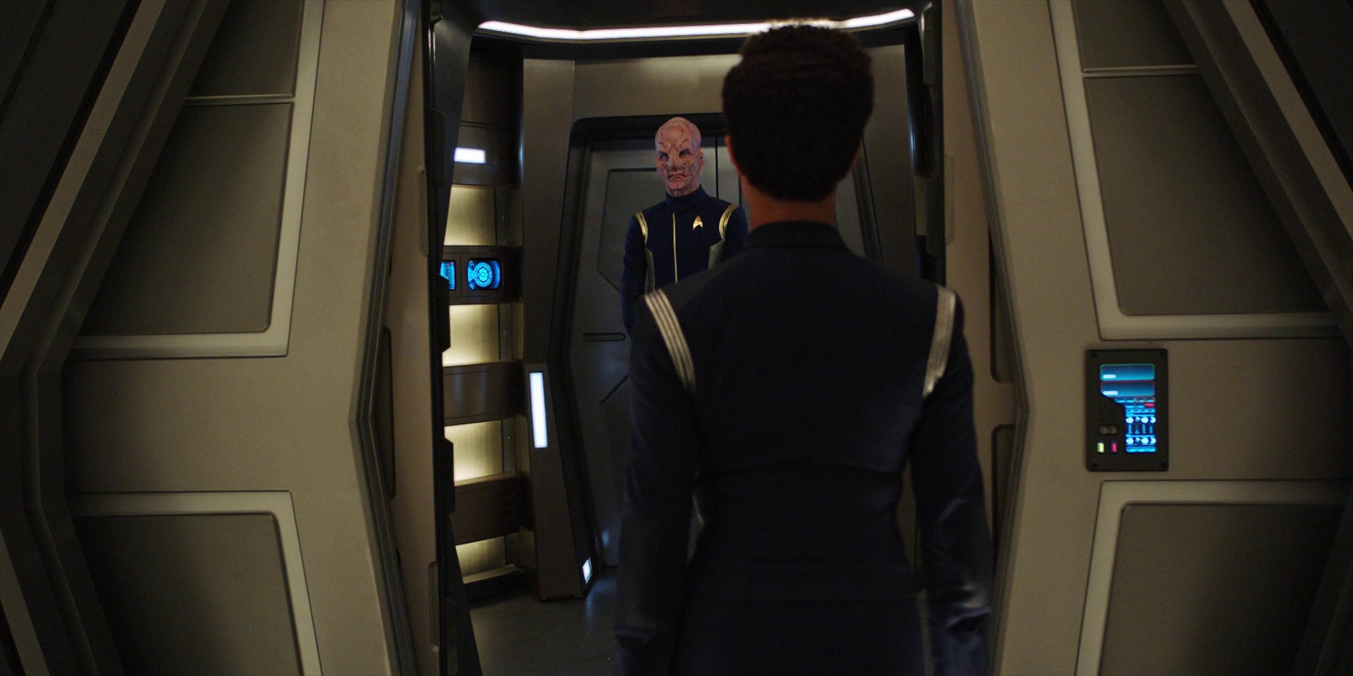 extant_StarTrekDiscovery_1x04-TheButchersKnifeCaresNotForTheLambsCry_0406.jpg