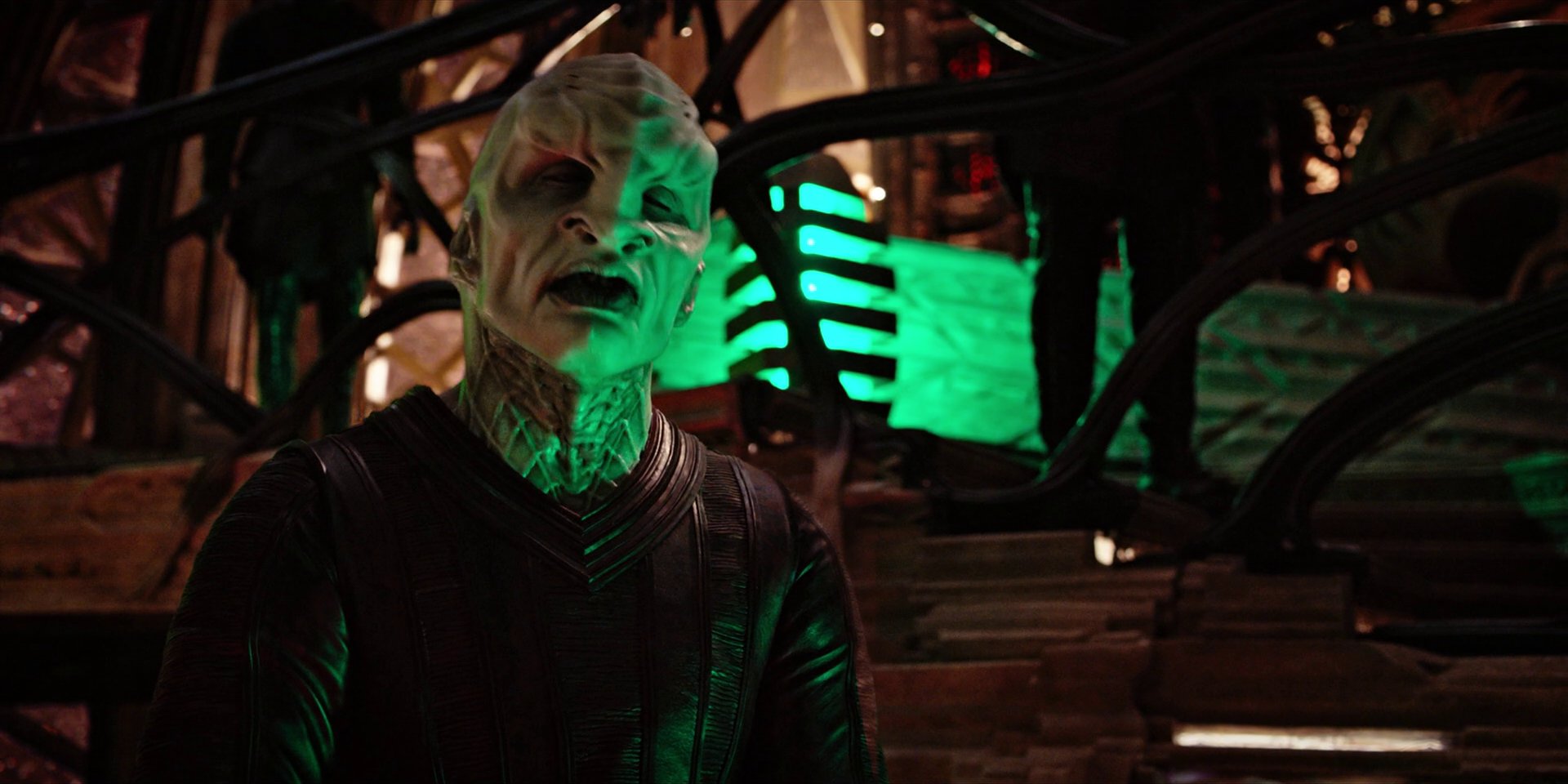 extant_StarTrekDiscovery_1x04-TheButchersKnifeCaresNotForTheLambsCry_2025.jpg