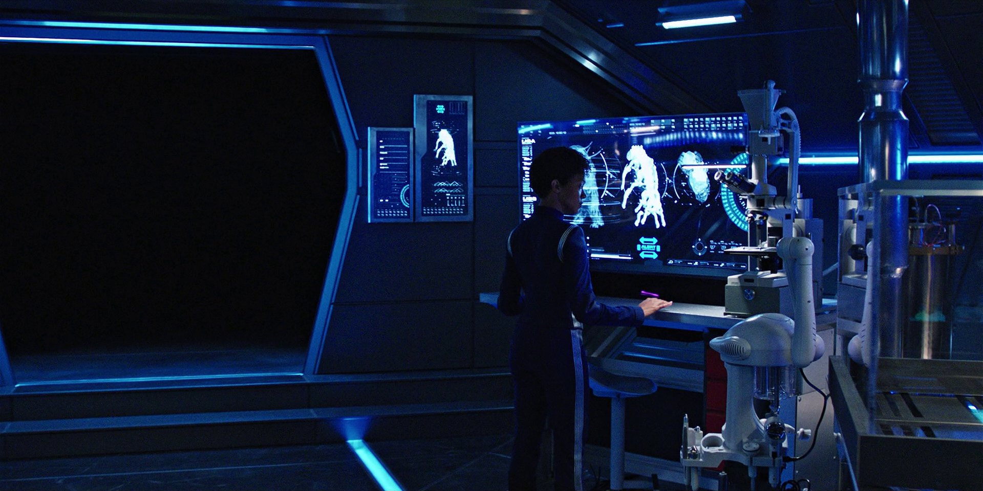 extant_StarTrekDiscovery_1x04-TheButchersKnifeCaresNotForTheLambsCry_2214.jpg