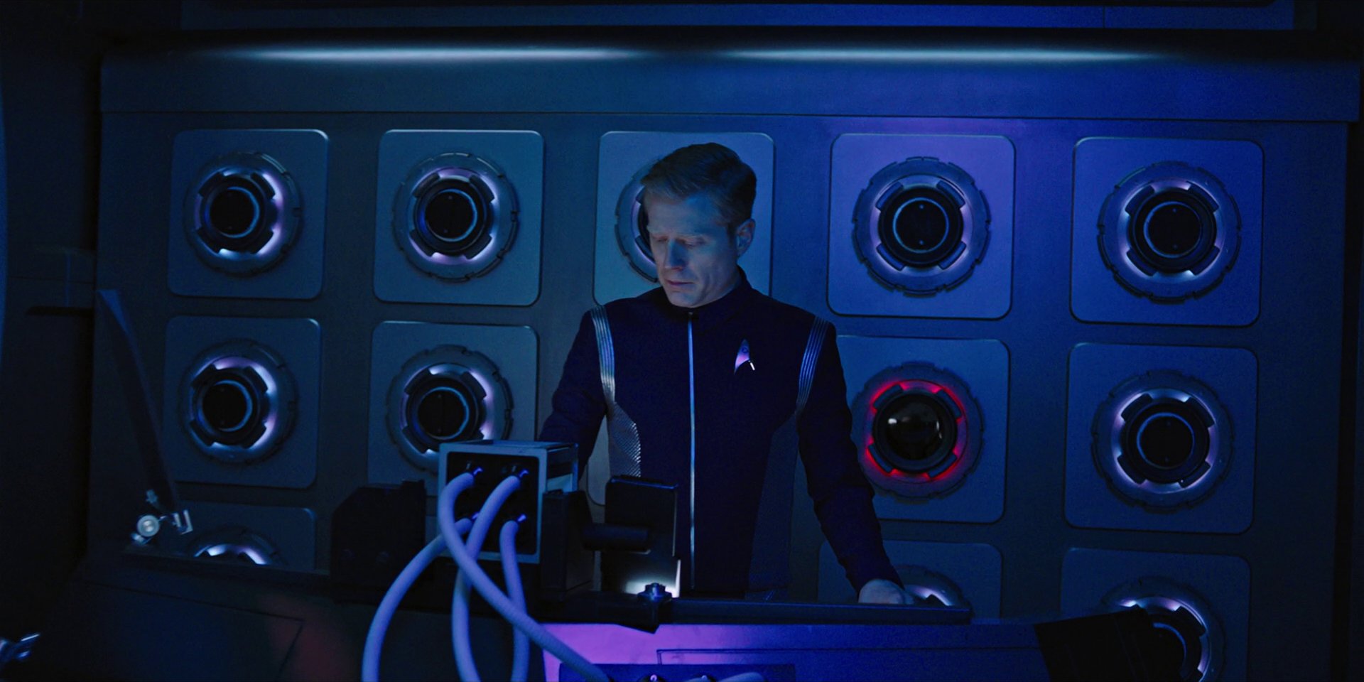 extant_StarTrekDiscovery_1x04-TheButchersKnifeCaresNotForTheLambsCry_2276.jpg