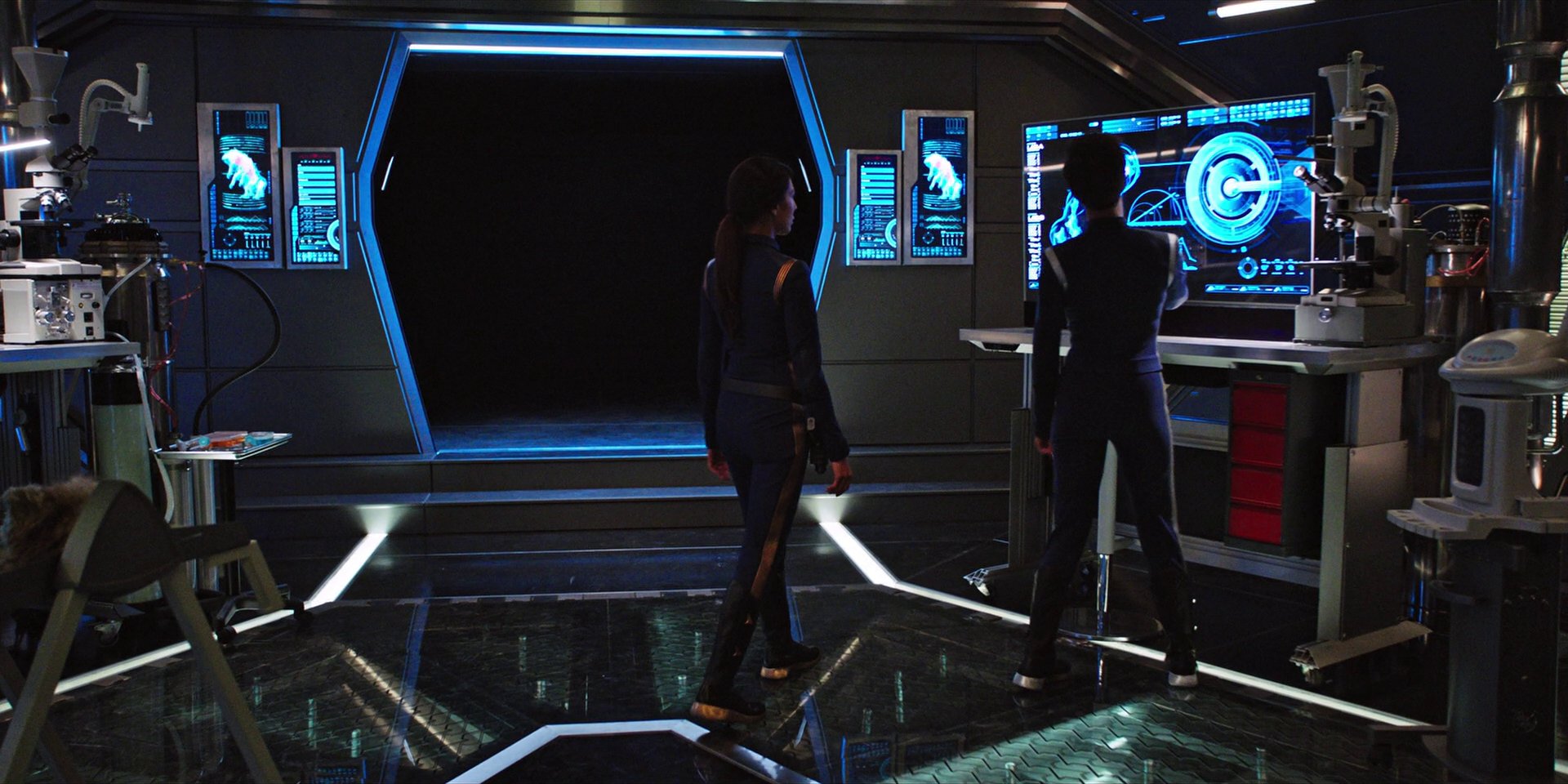 extant_StarTrekDiscovery_1x04-TheButchersKnifeCaresNotForTheLambsCry_2405.jpg