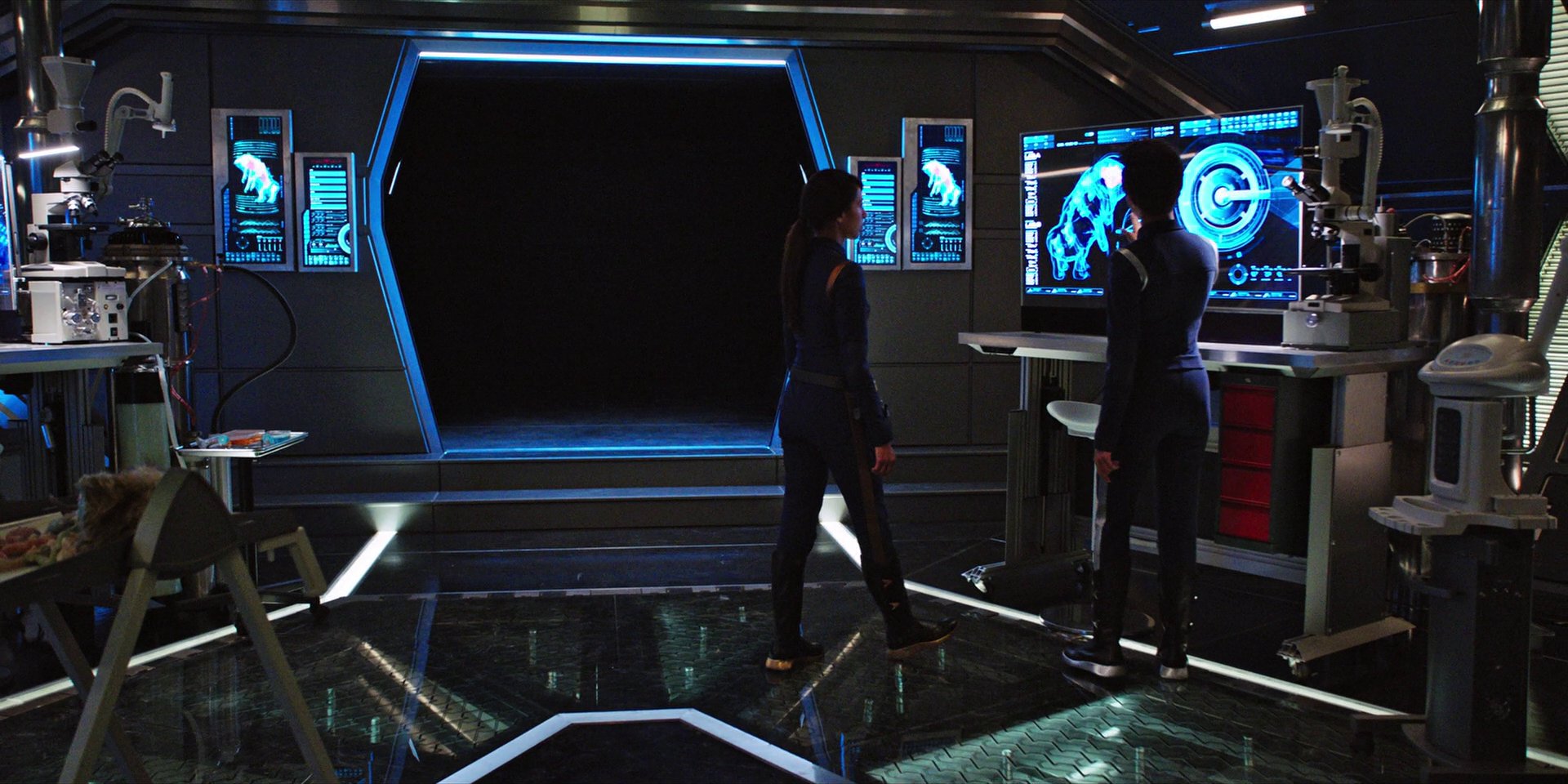 extant_StarTrekDiscovery_1x04-TheButchersKnifeCaresNotForTheLambsCry_2406.jpg