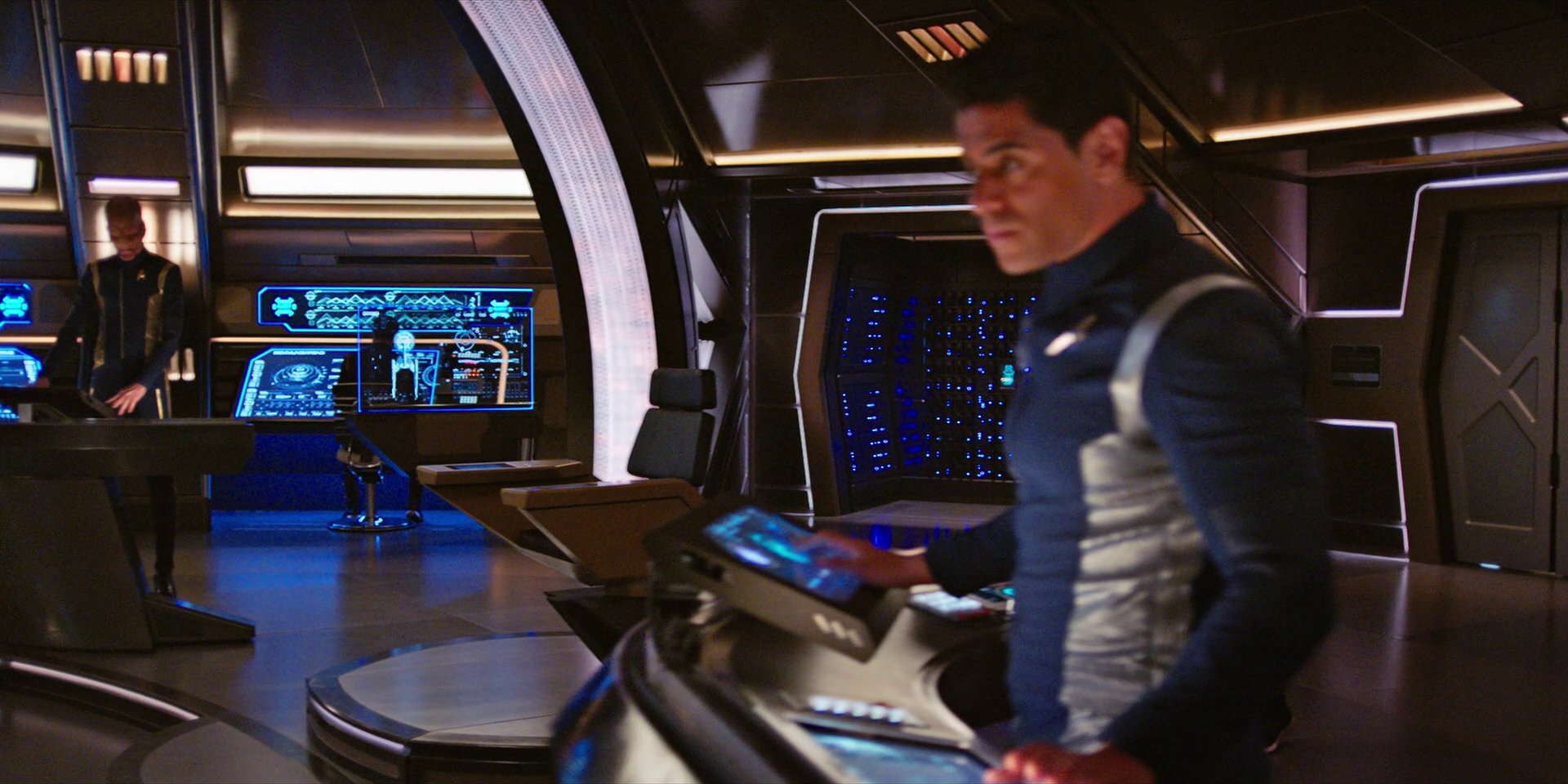 extant_StarTrekDiscovery_1x04-TheButchersKnifeCaresNotForTheLambsCry_4185.jpg